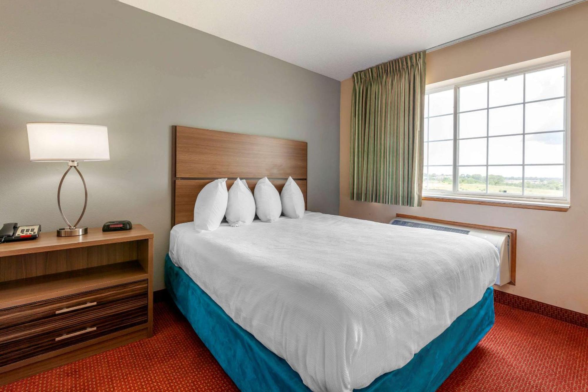 Queen Suite Two Queen Beds Non-Smoking