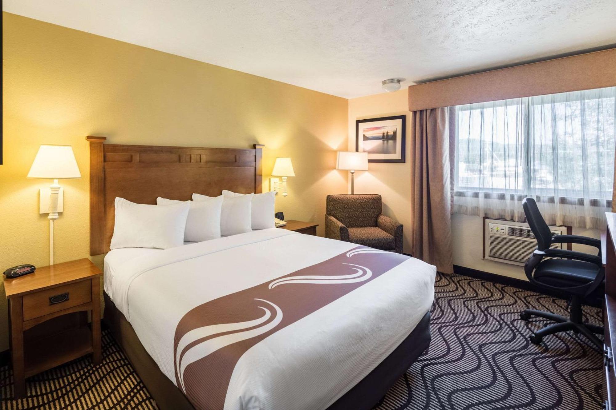 Queen Room,1771584639:JPEG
