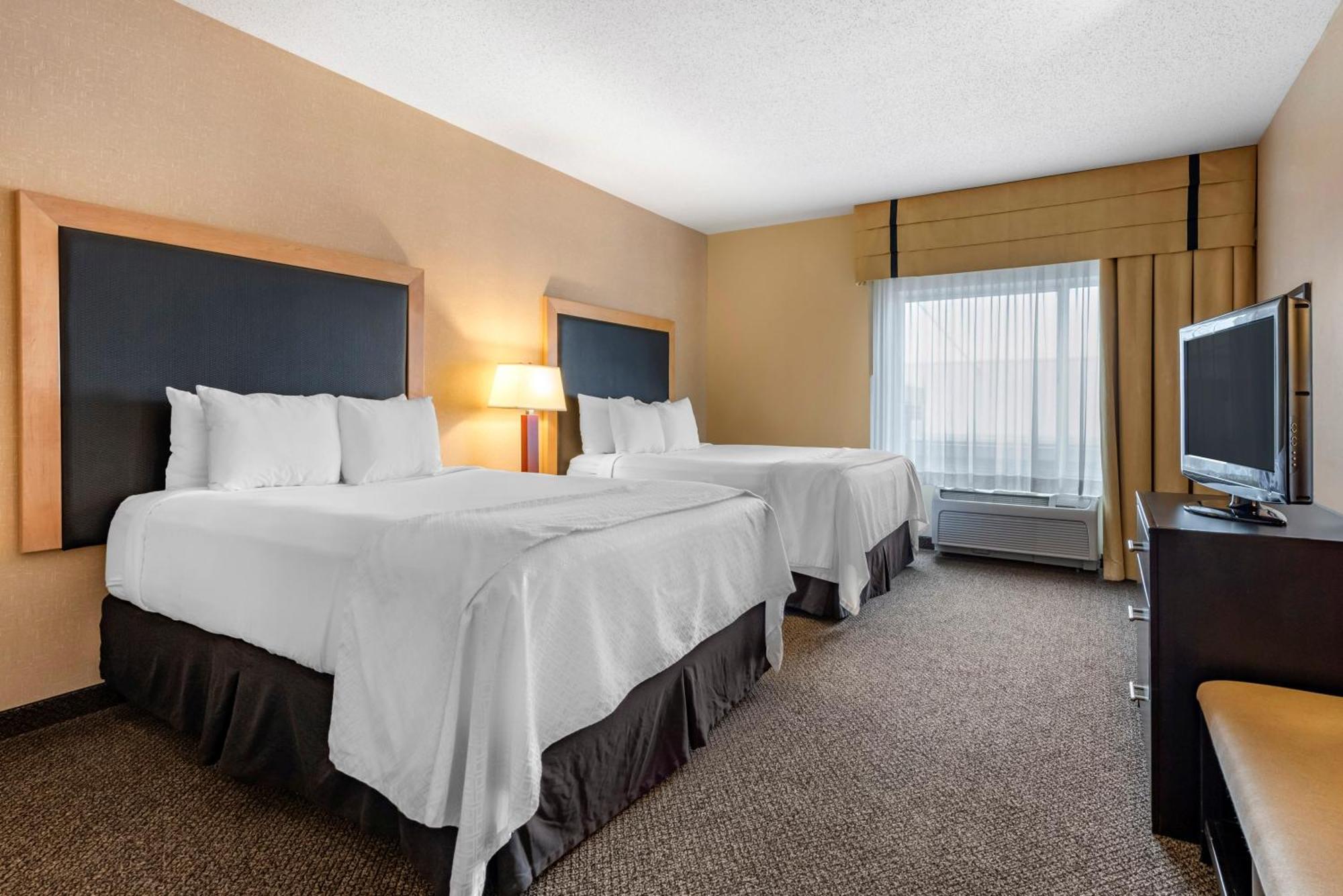 Suite Two Queen Beds Non-Smoking