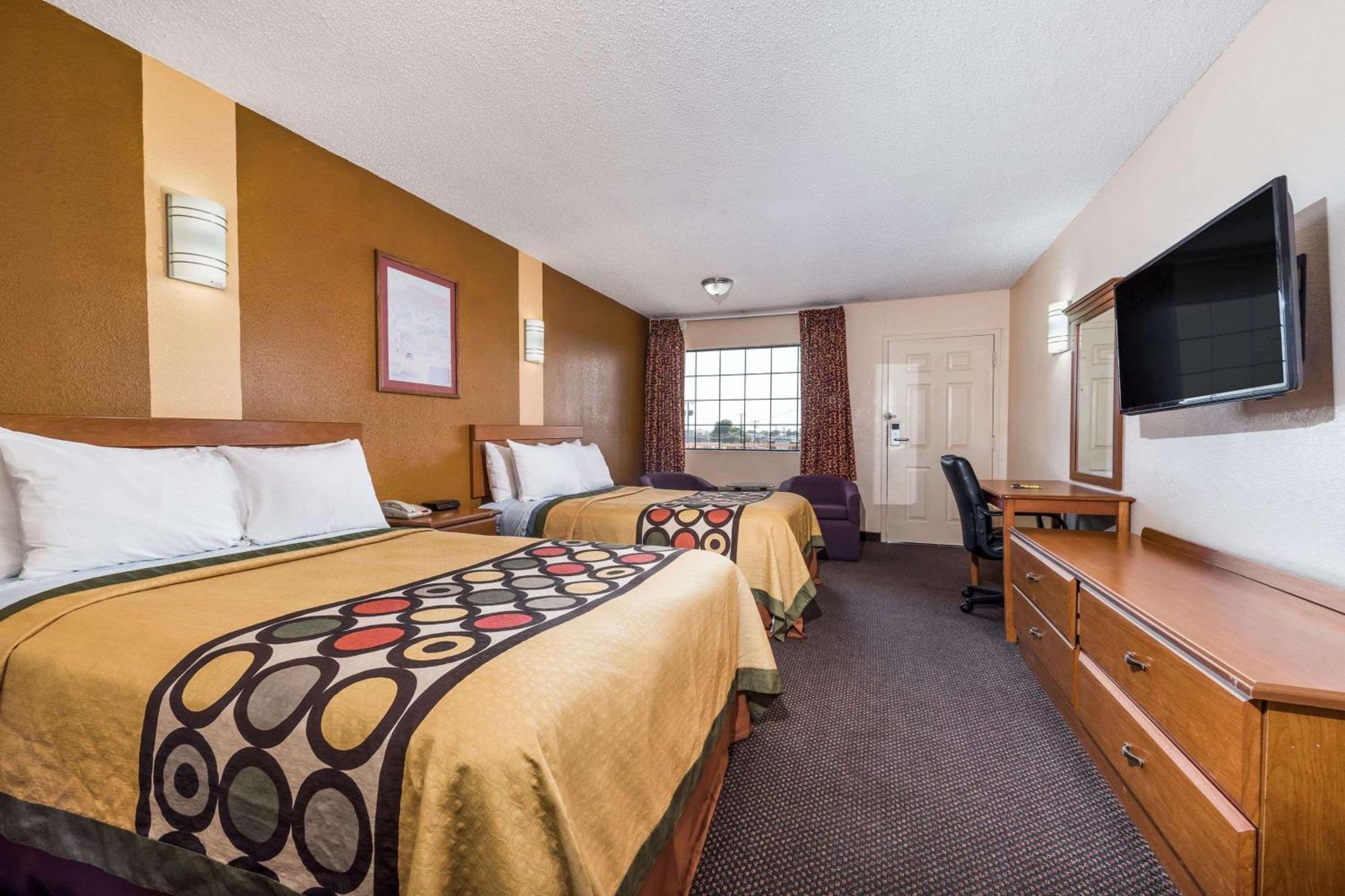 Queen Room Two Queen Beds Non-Smoking