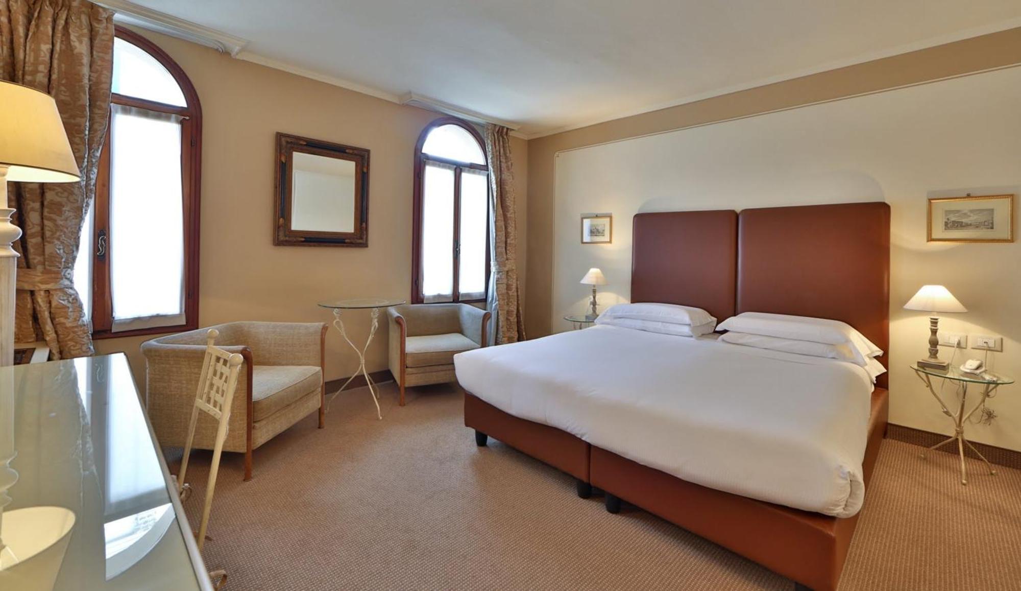Deluxe Room,1281485671:JPEG