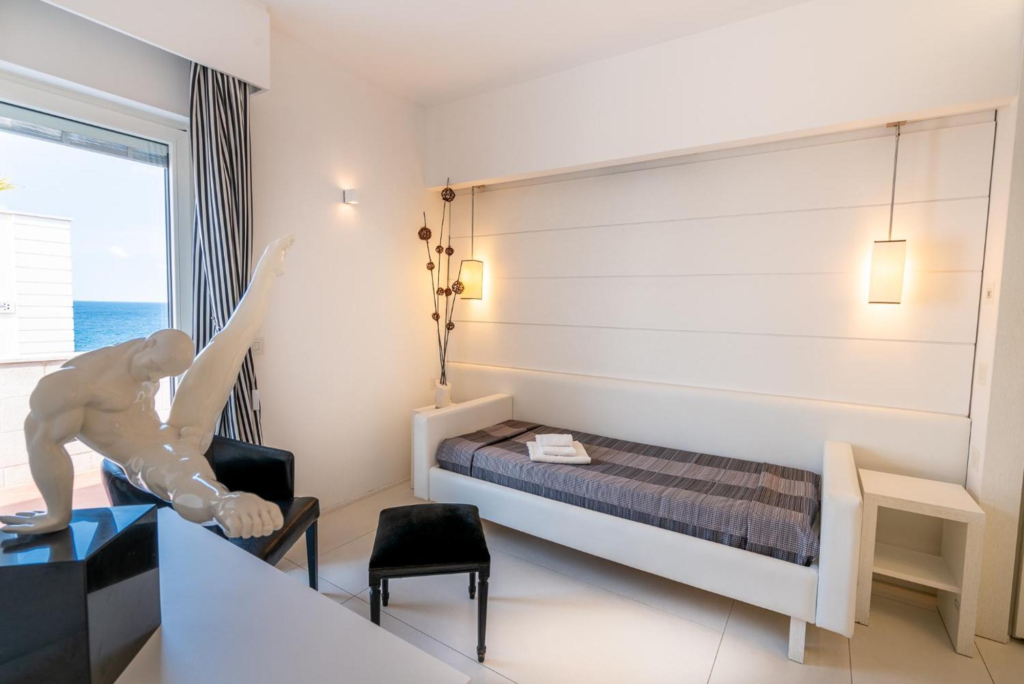 Suite with Balcony,1281491359:JPEG