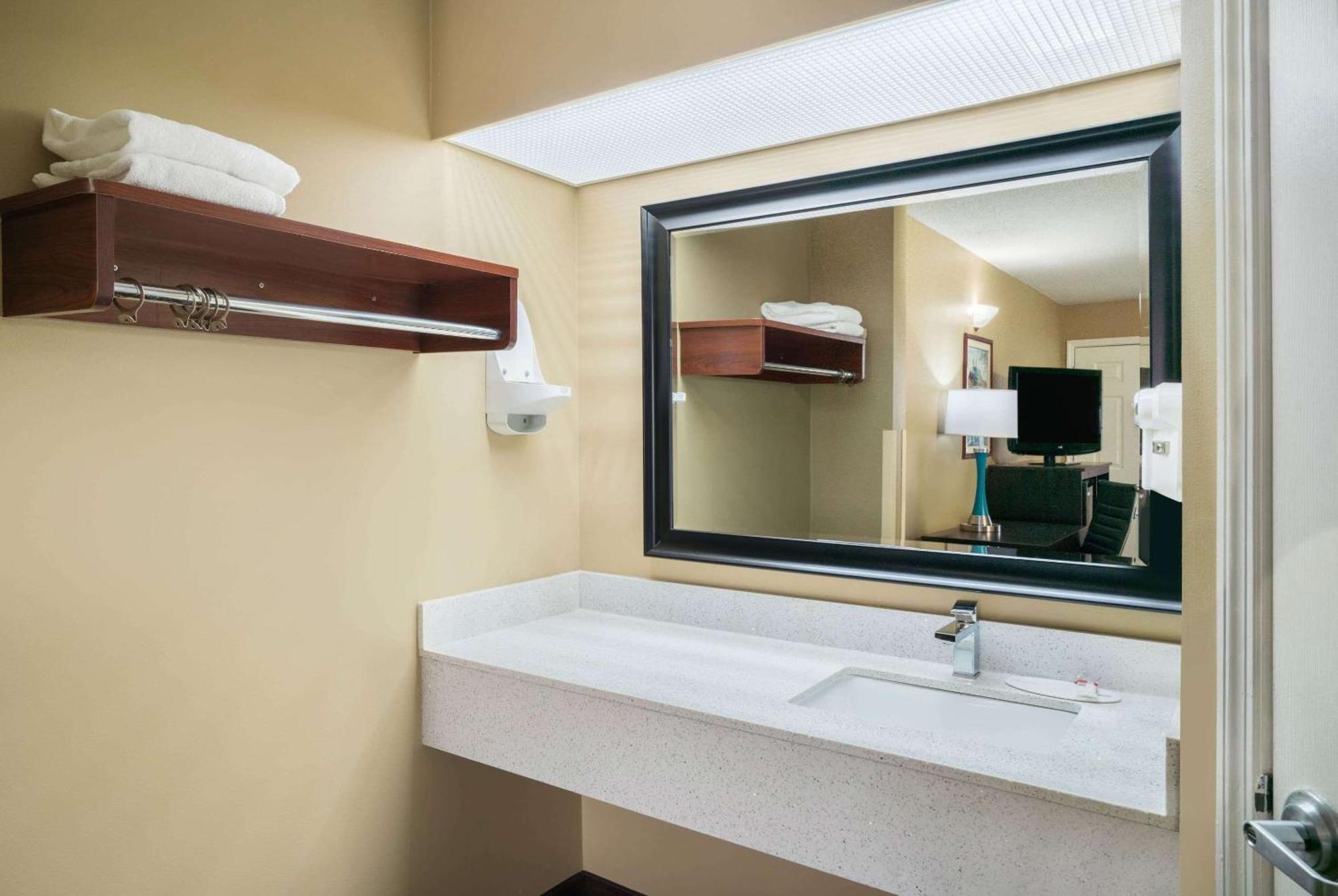 Double Room with Two Double Beds - Non-Smoking