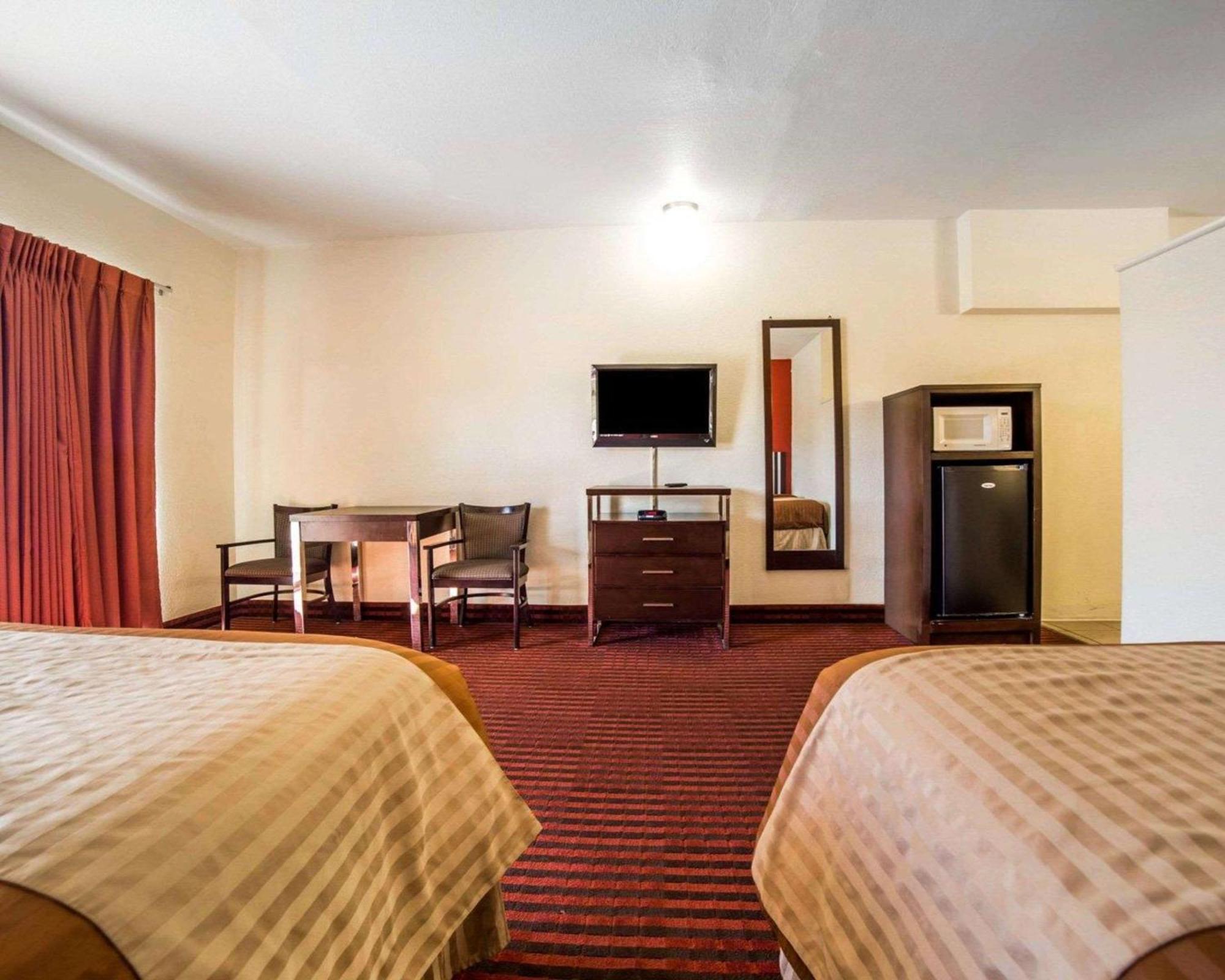 Queen Room Two Queen Beds No Pets Allowed