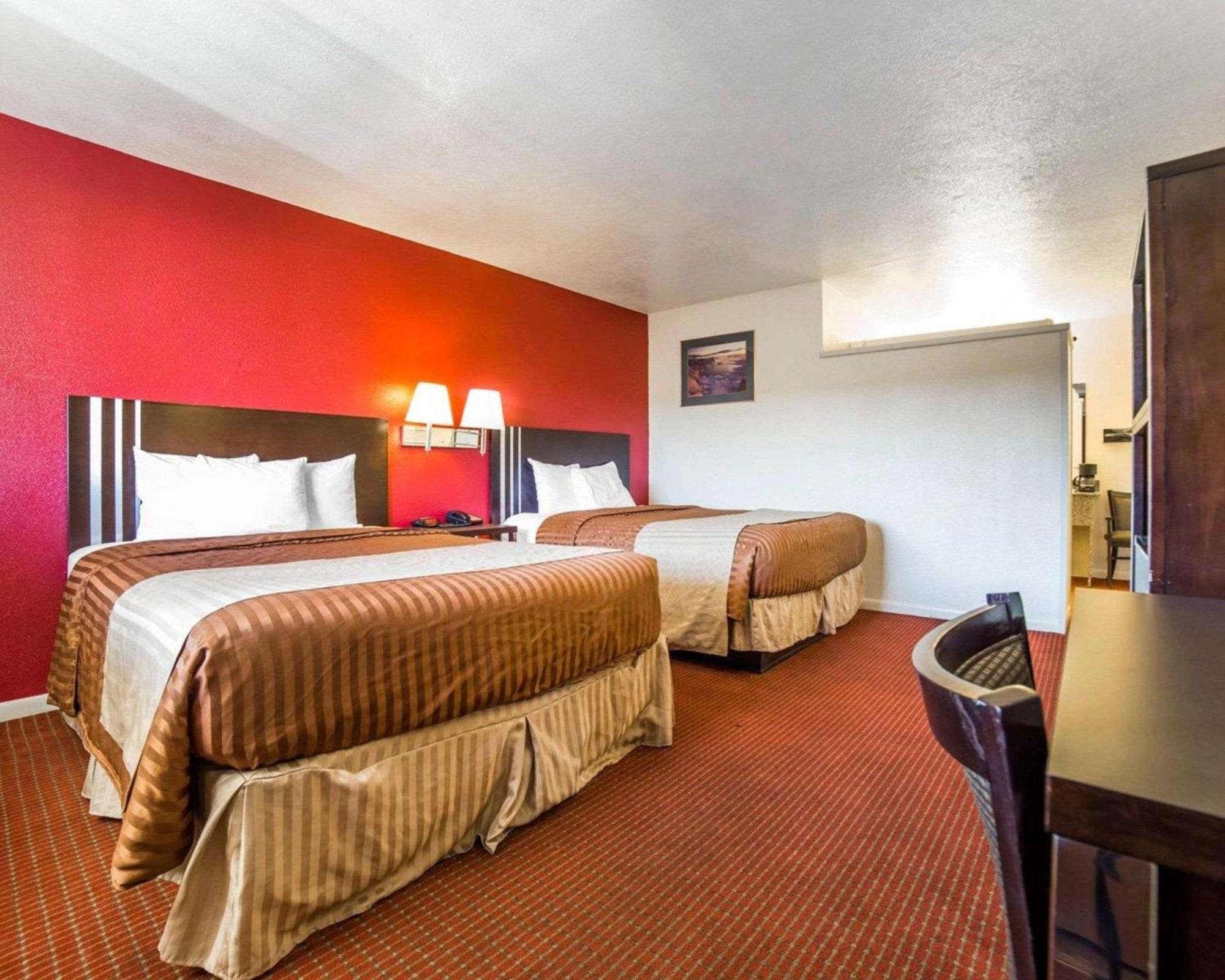 Queen Room Two Queen Beds No Pets Allowed