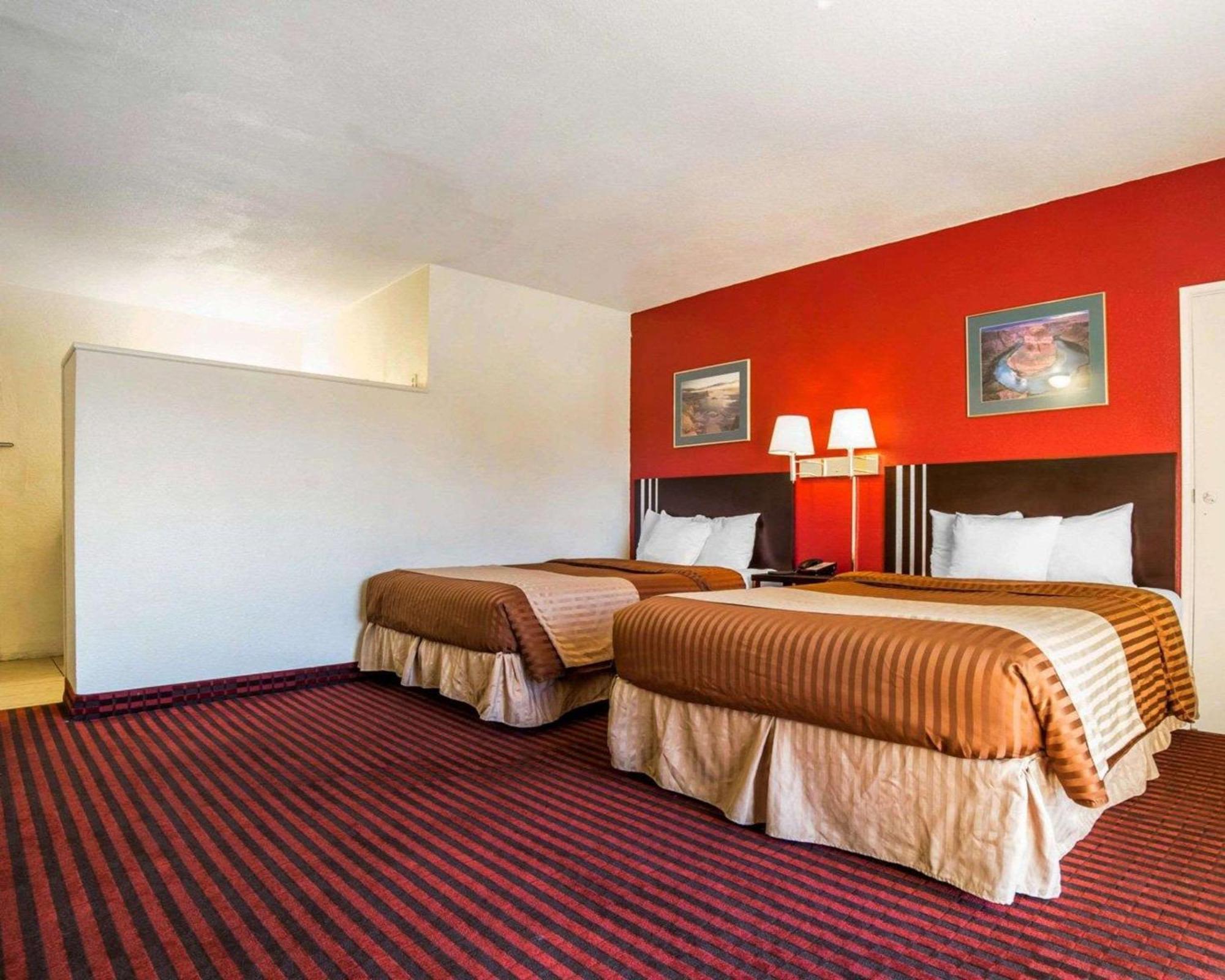 Queen Room Two Queen Beds No Pets Allowed