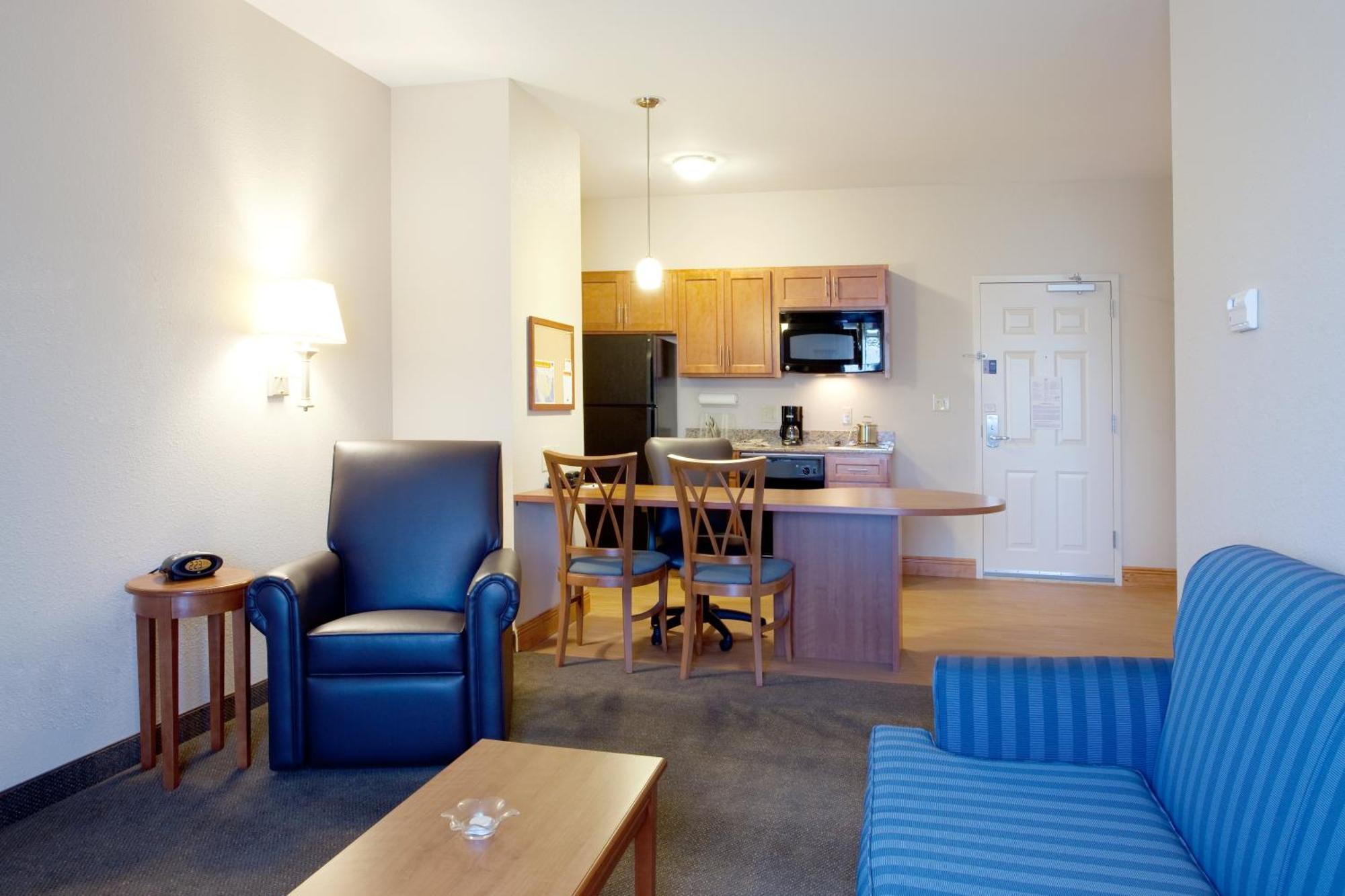 One-Bedroom King Suite,1319467921:JPEG