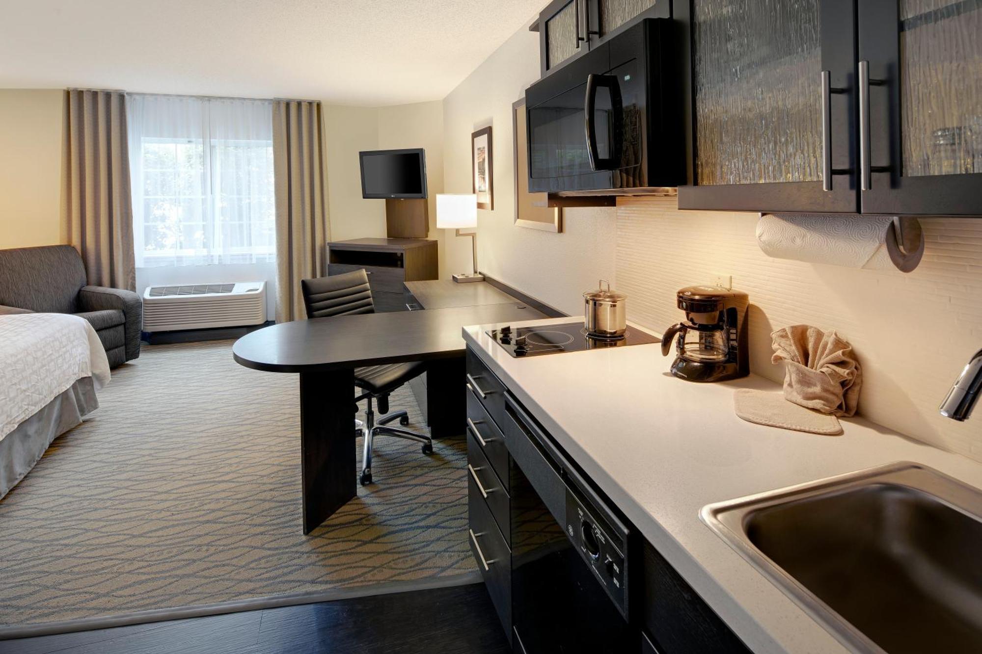 King Studio Suite