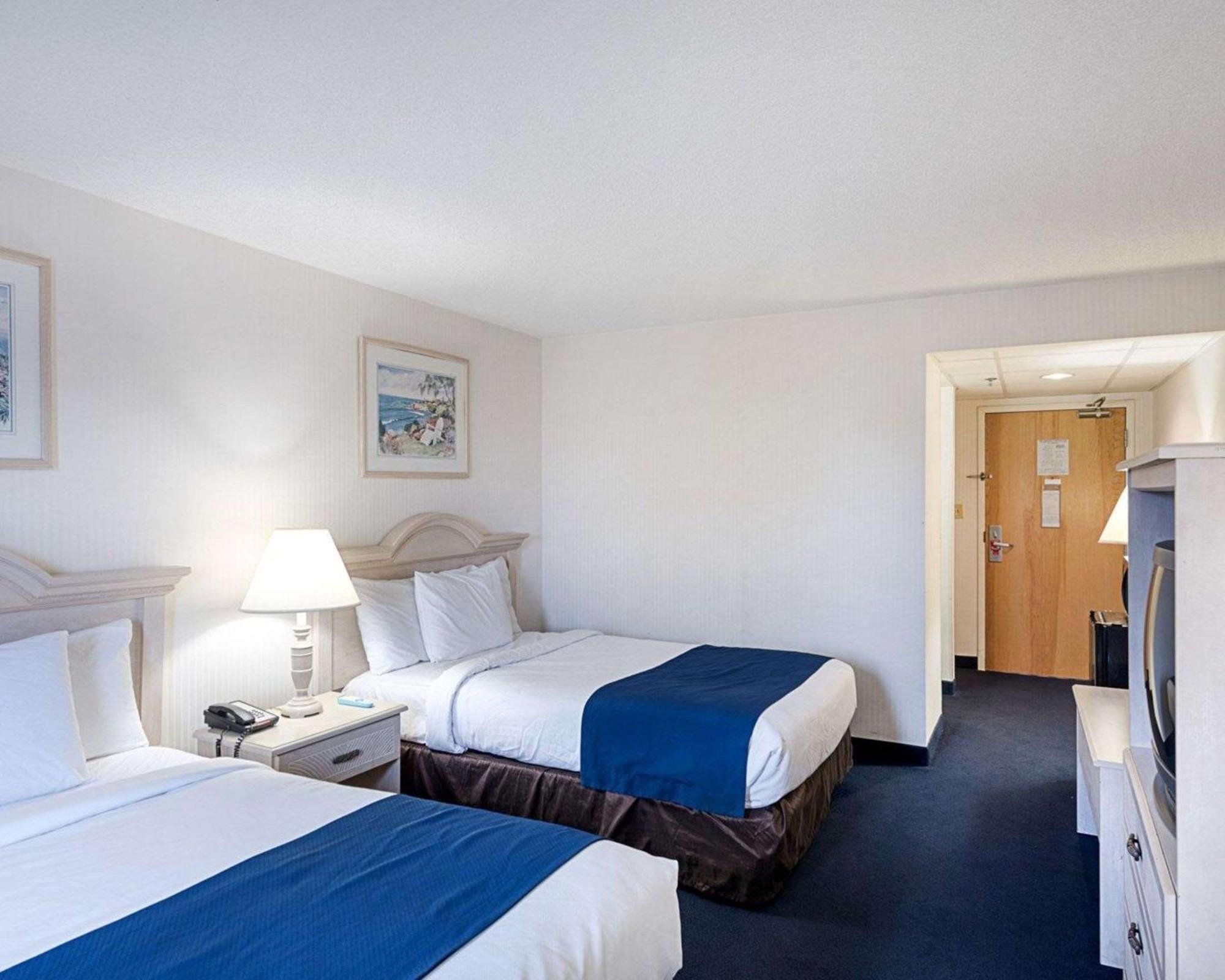 Standard Room Two Double Beds Interior Non-Smoking
