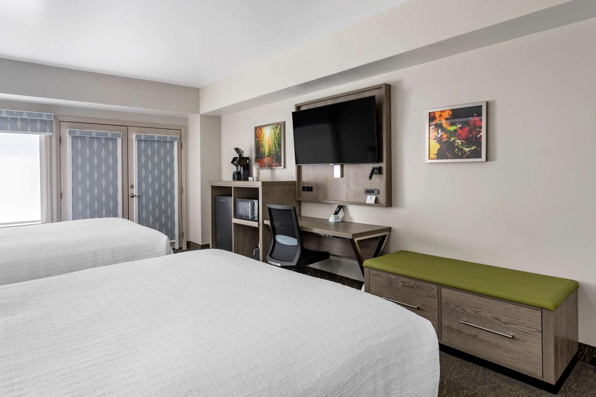 Queen Room Two Queen Beds