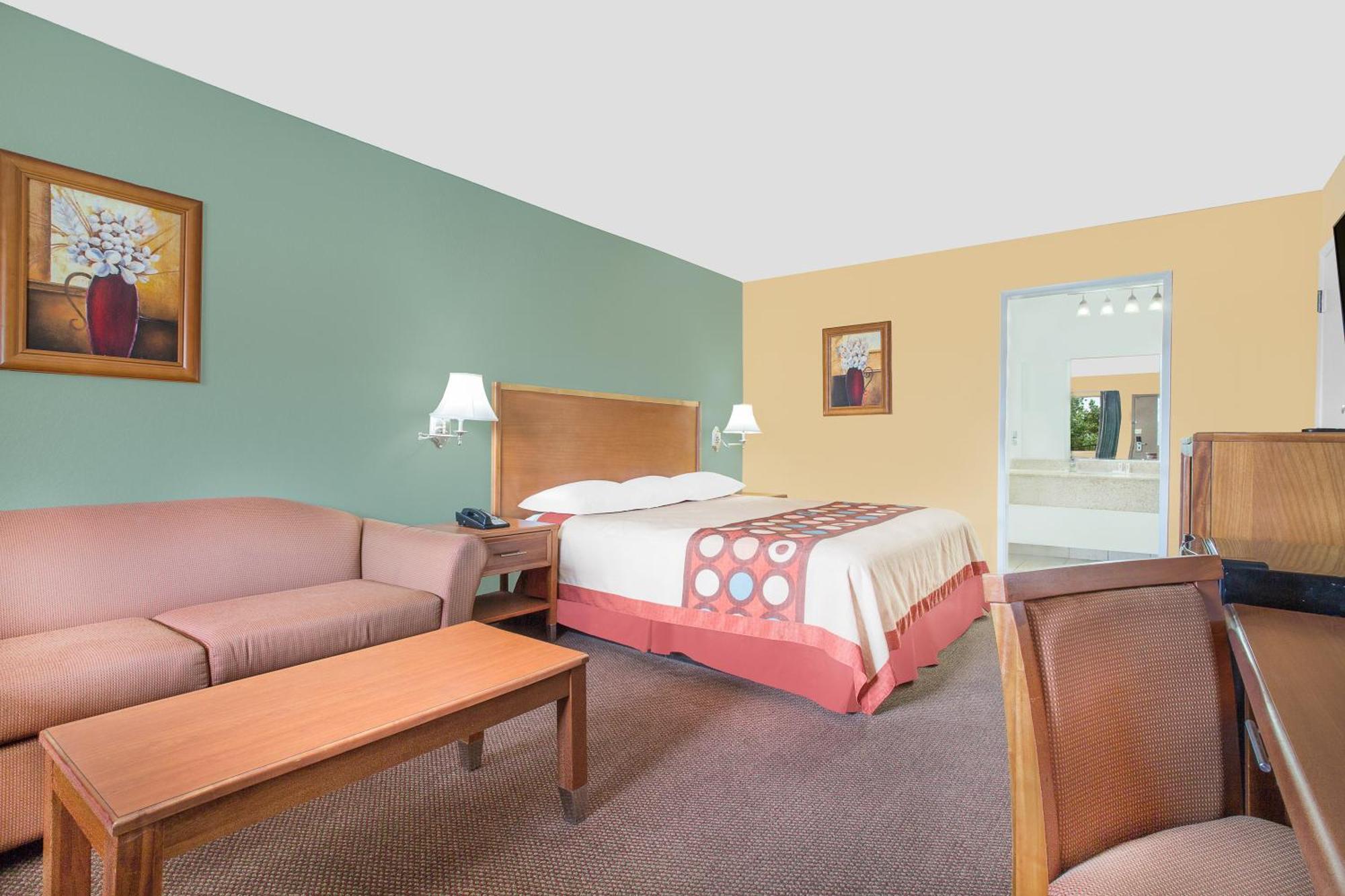 1 King Bed Efficiency Room Non-Smoking
