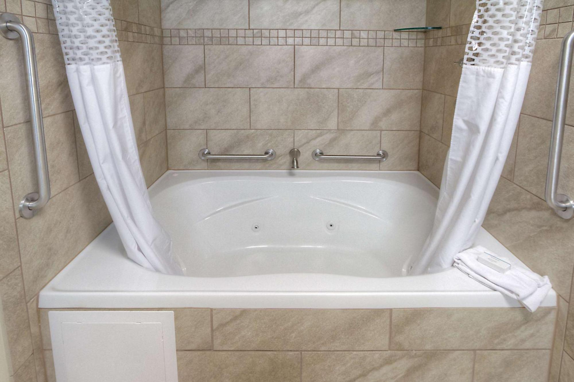 King Room Spa Bath,1617463590:JPEG