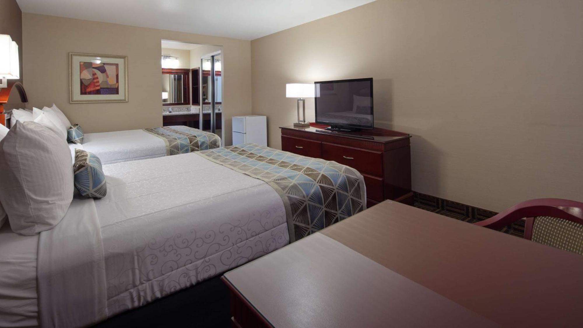 Double Room Two Double Beds Mobility Accessible or Non-Smoking,1281787924:JPEG