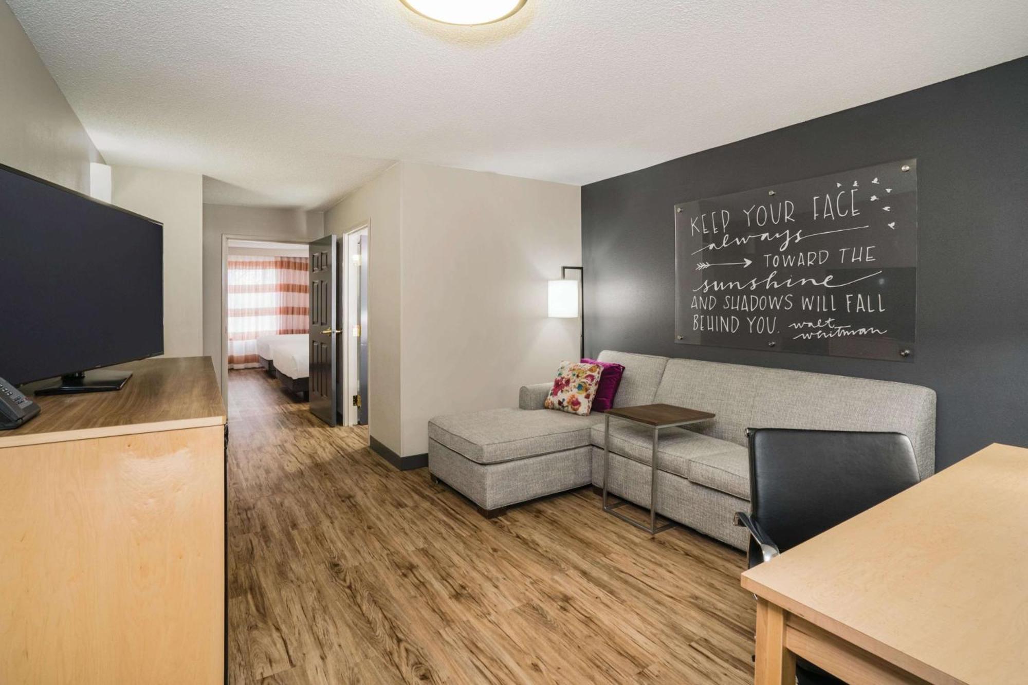 2 Queen Beds, Sofa Bed, 2-Room Suite, Non-Smoking