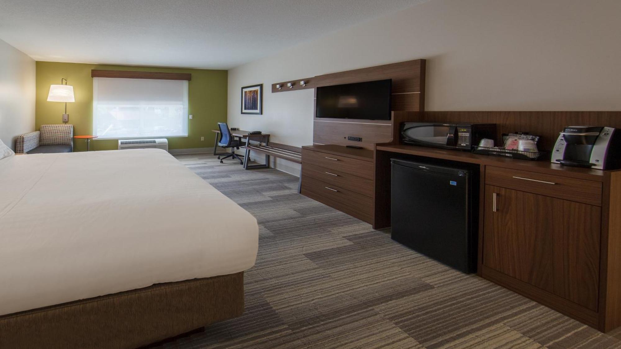 King Room Hearing Accessible Non-Smoking