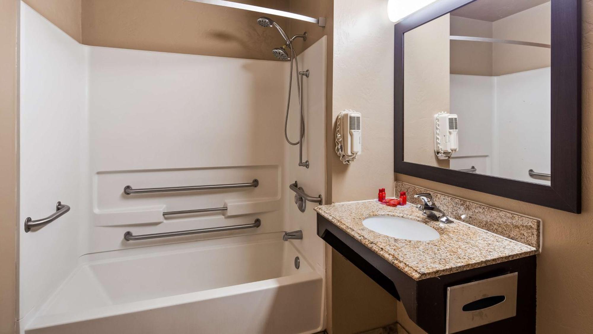 Queen Room Mobility Access