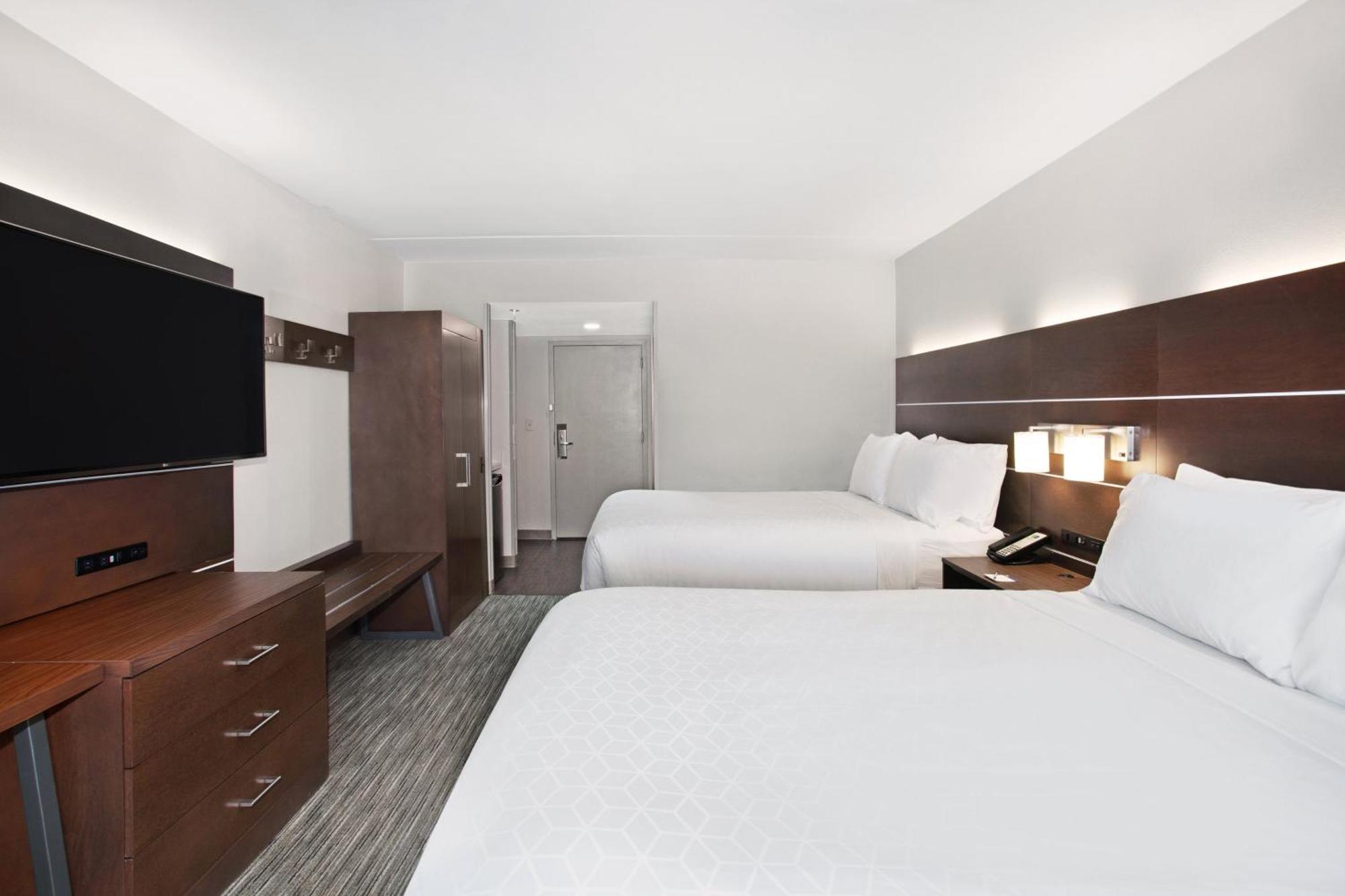 Standard Room with Two Queen Beds