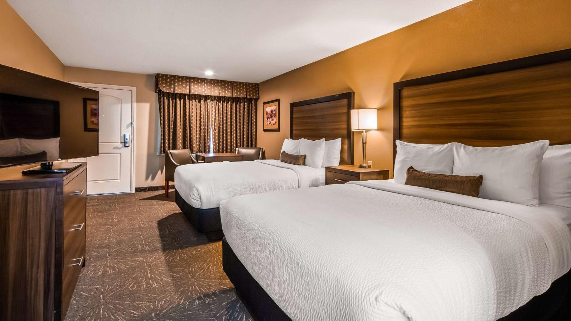 Queen Room with Two Queen Beds - Non-Smoking