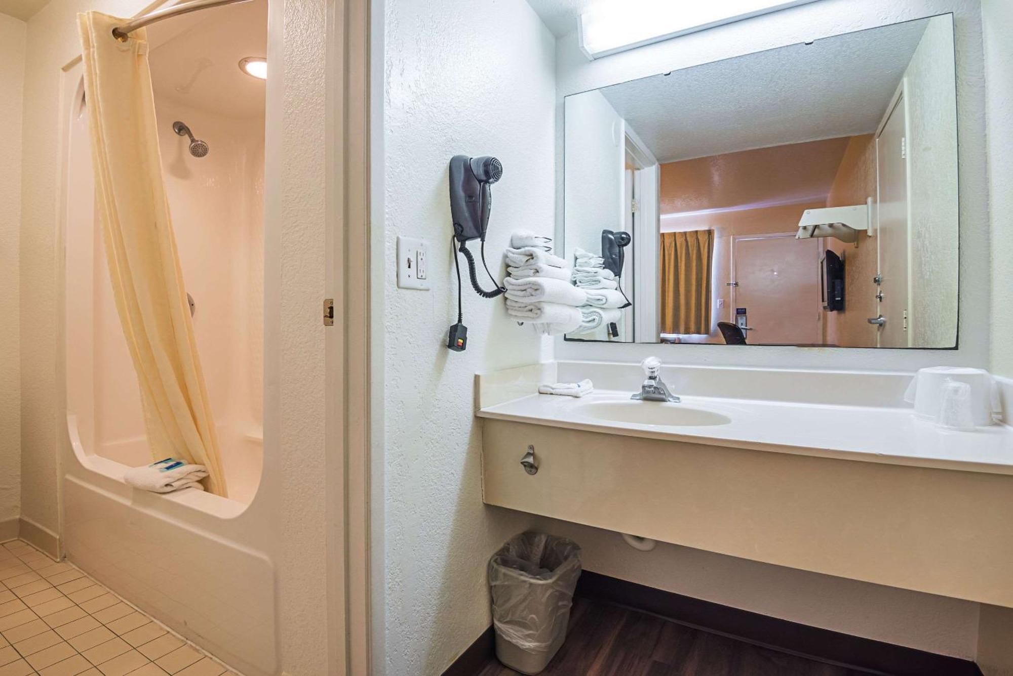 Double Room Two Double Beds Non-Smoking