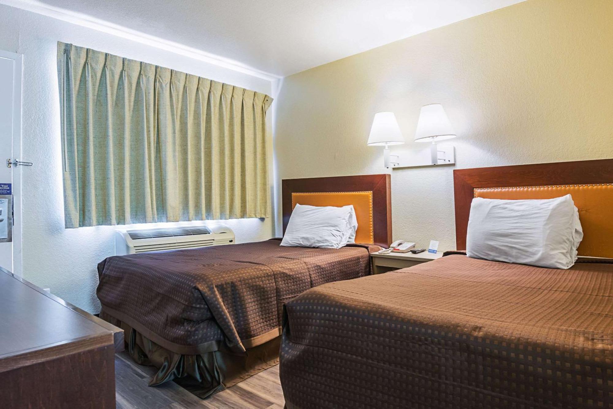 Double Room Two Double Beds Non-Smoking
