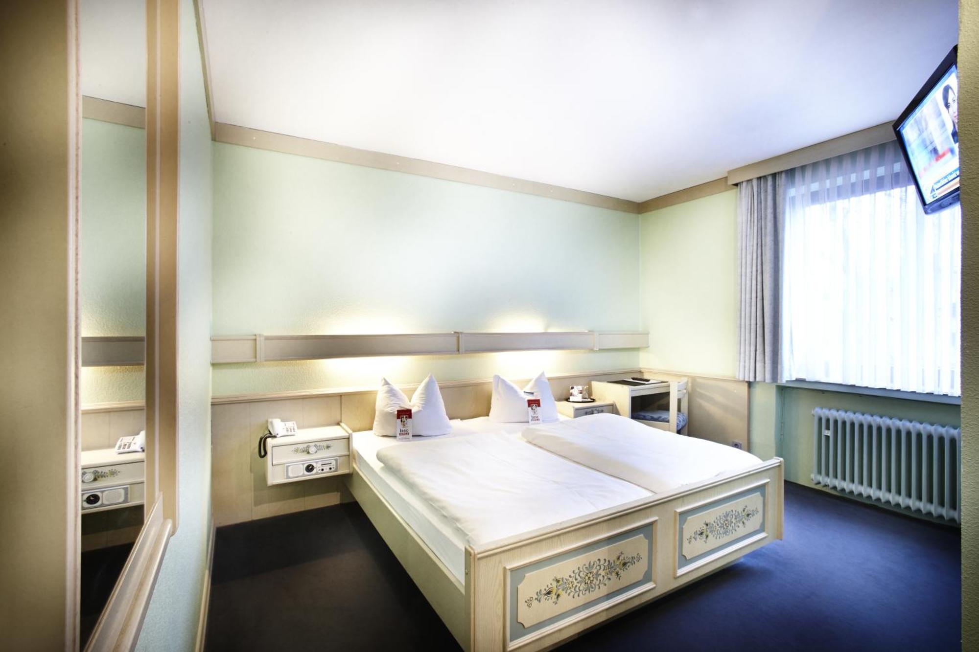 Double Room,1282300948:JPEG