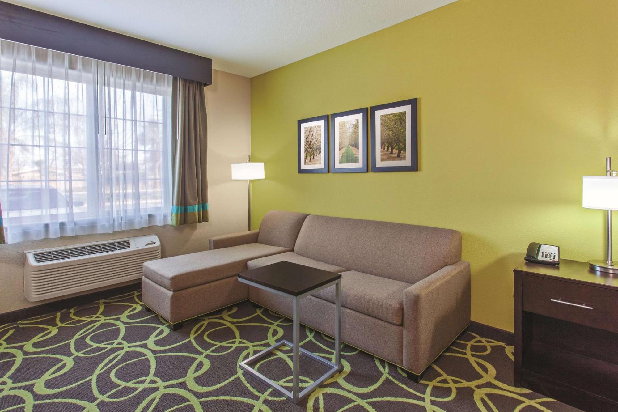 Executive King Room - Non-Smoking