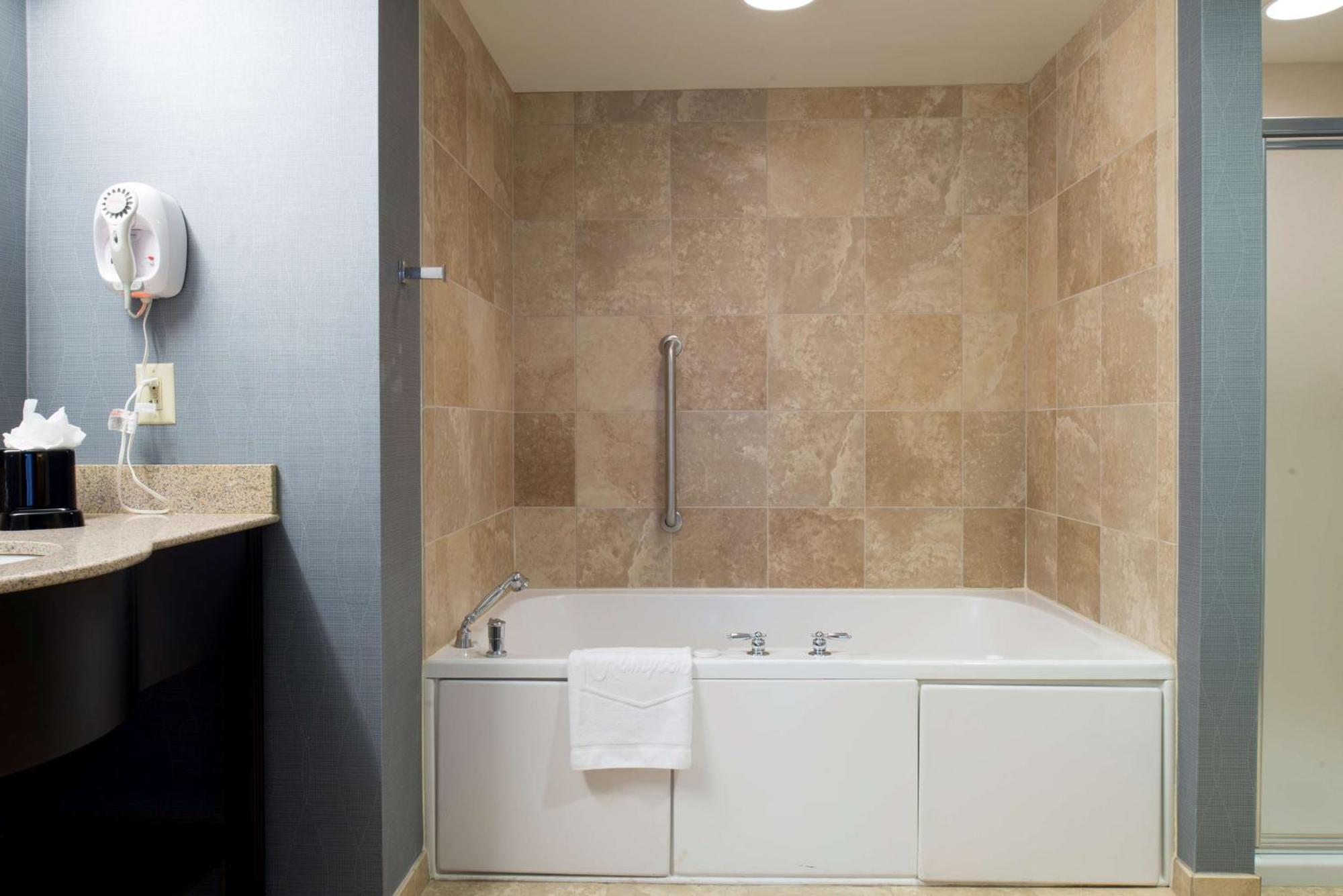 King Studio with Spa Bath