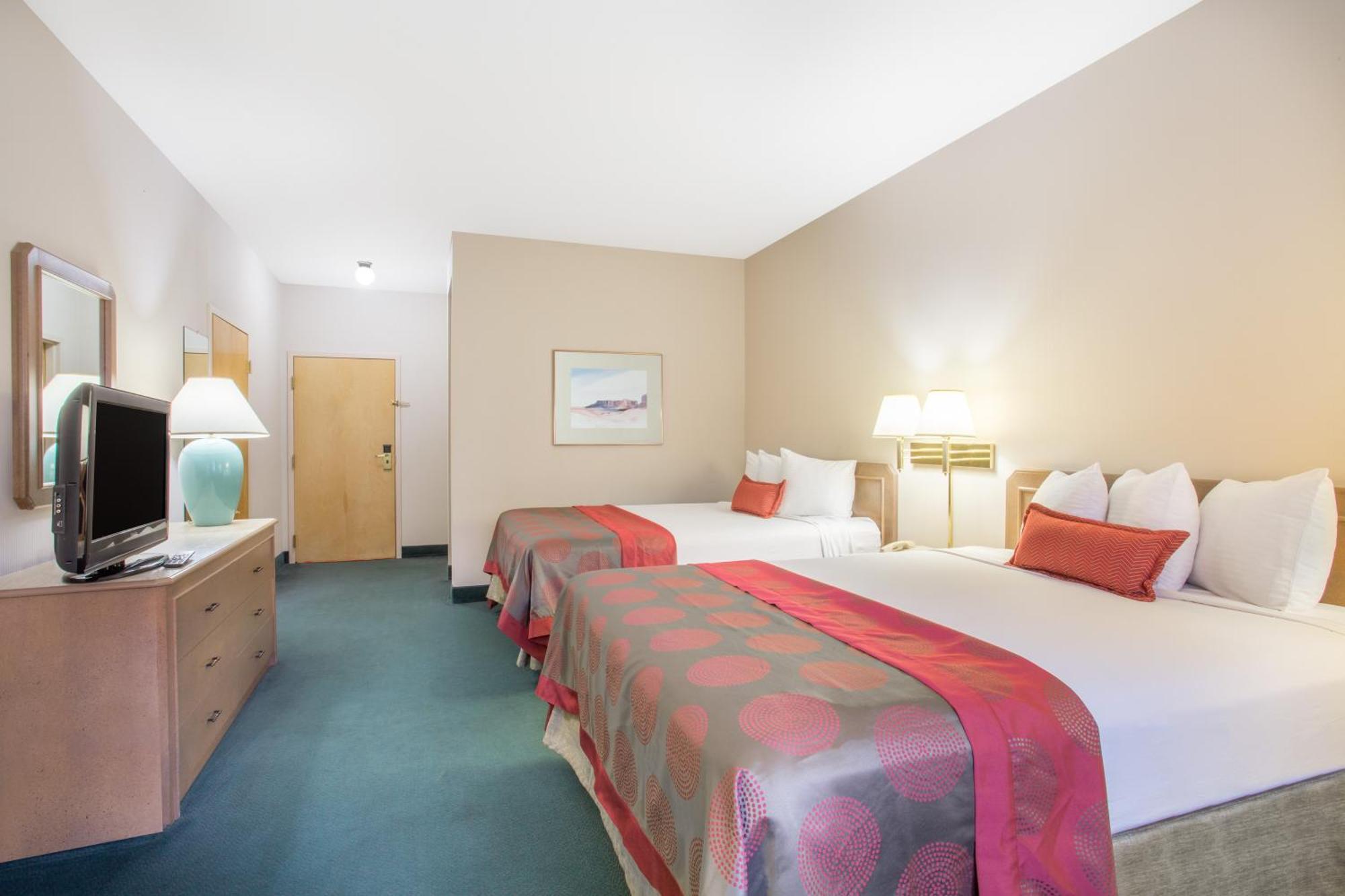 Queen Room Two Queen Beds Non-Smoking