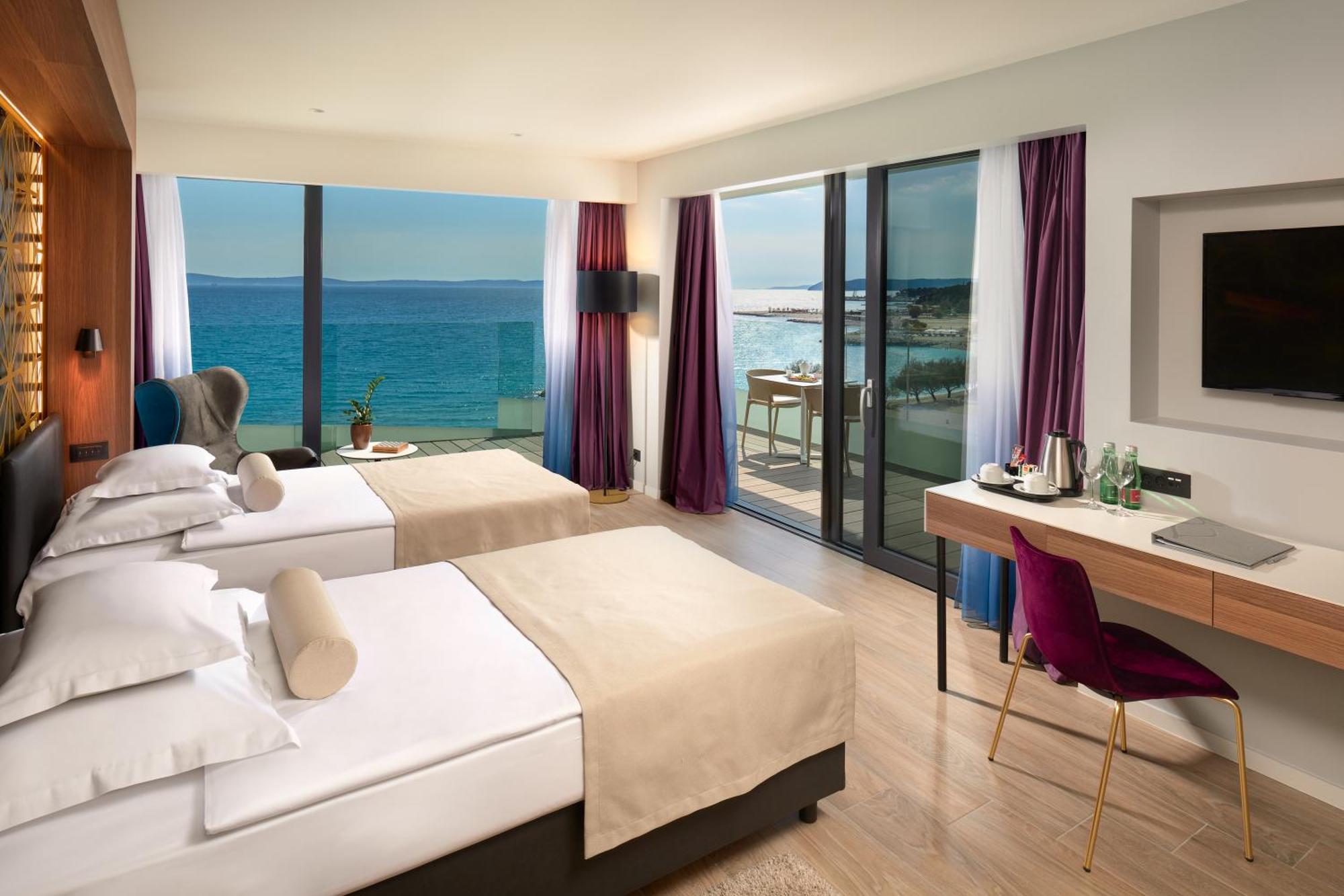 Deluxe Double or Twin Room Sea View