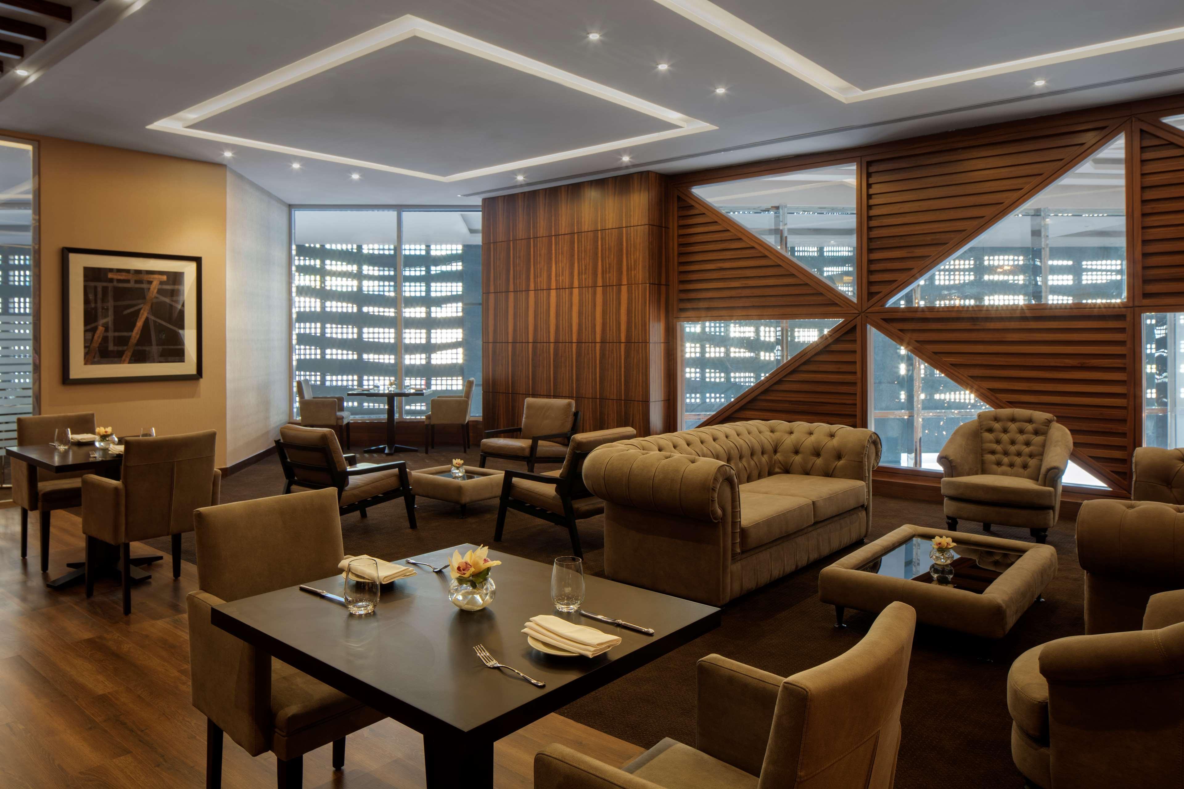 Executive Room Lounge Access