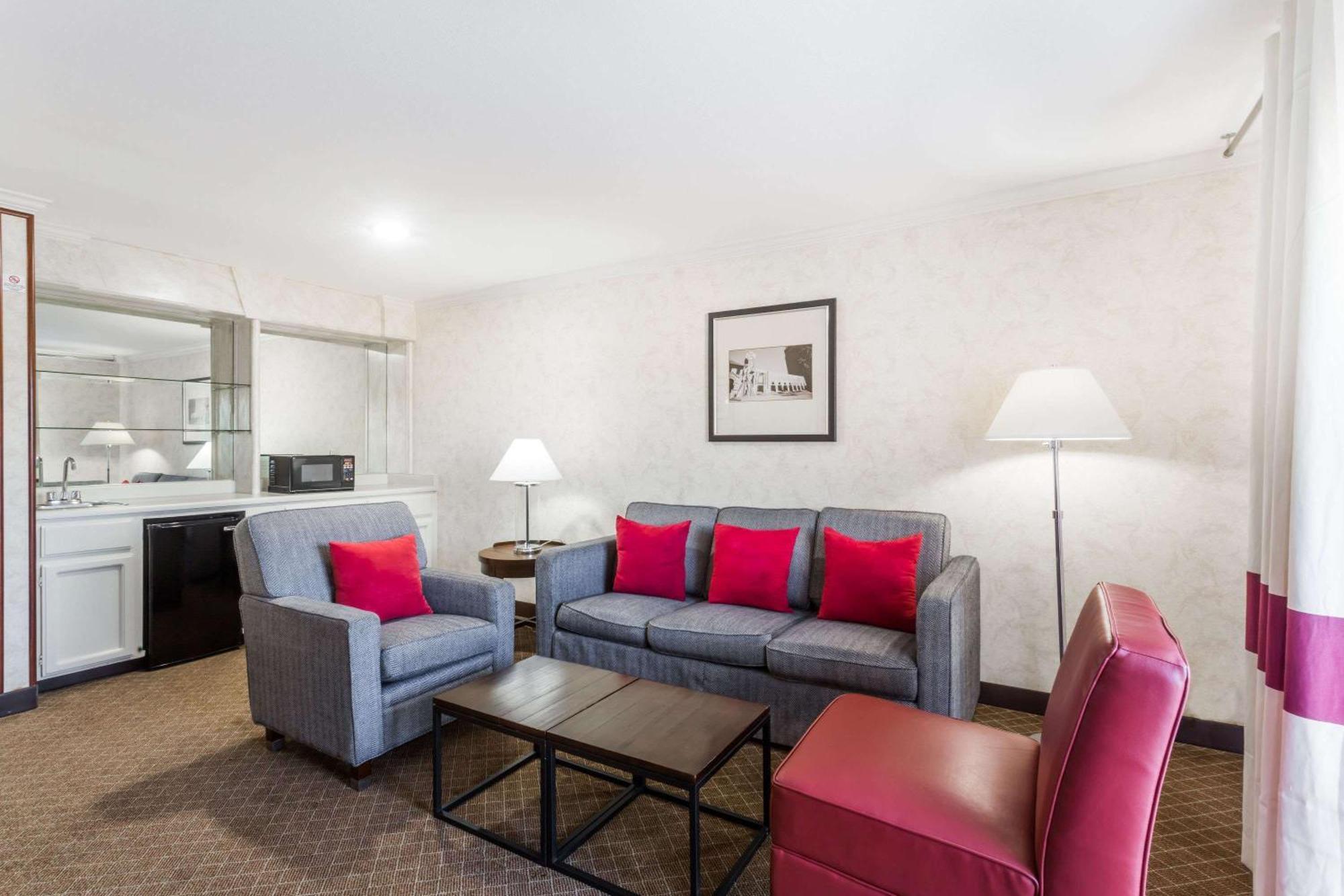Superior King Suite