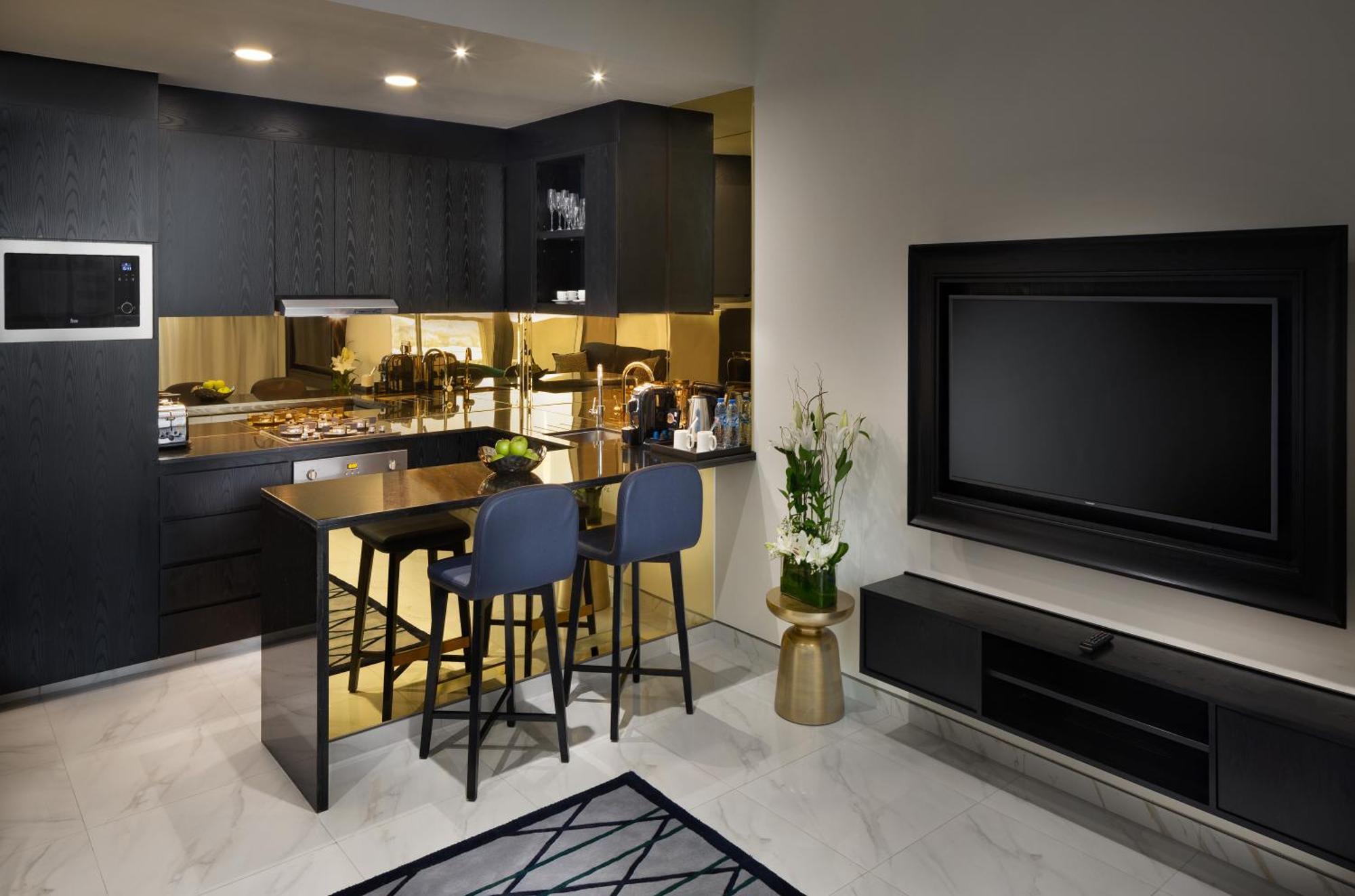 Premium One-Bedroom Apartment Beach Mall Shuttle
