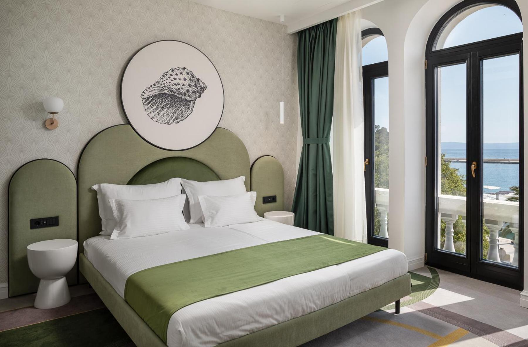 Superior King Room Sea View