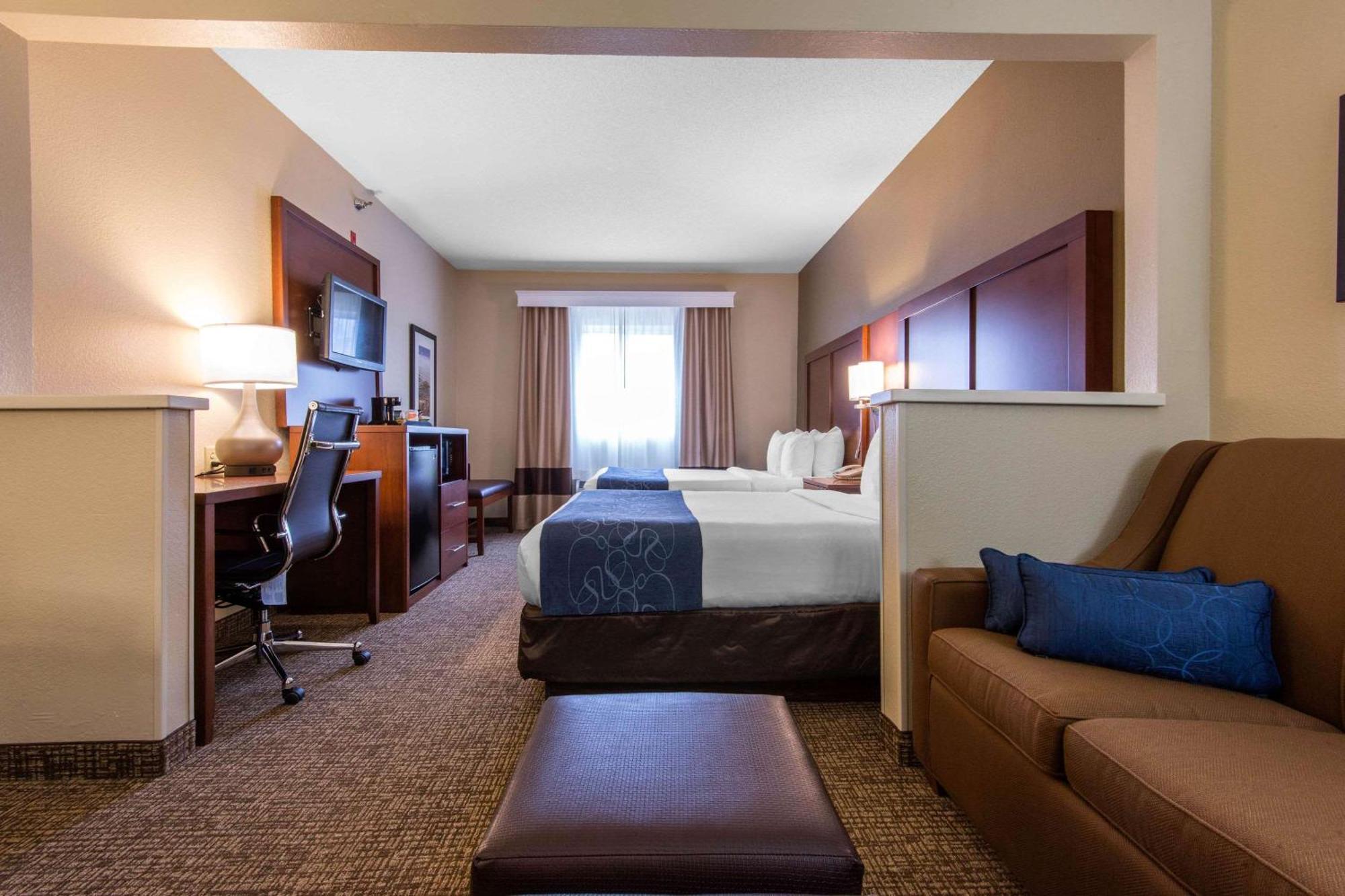 Double Suite with Two Double Beds - Accessible/Non-Smoking