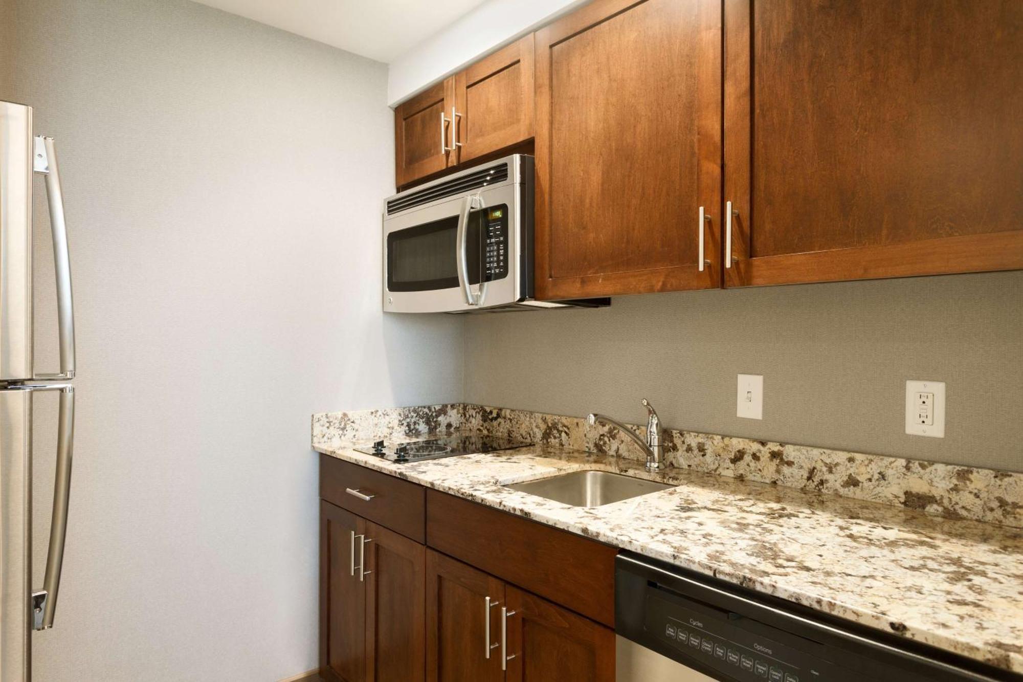 One-Bedroom King Suite - Non-Smoking