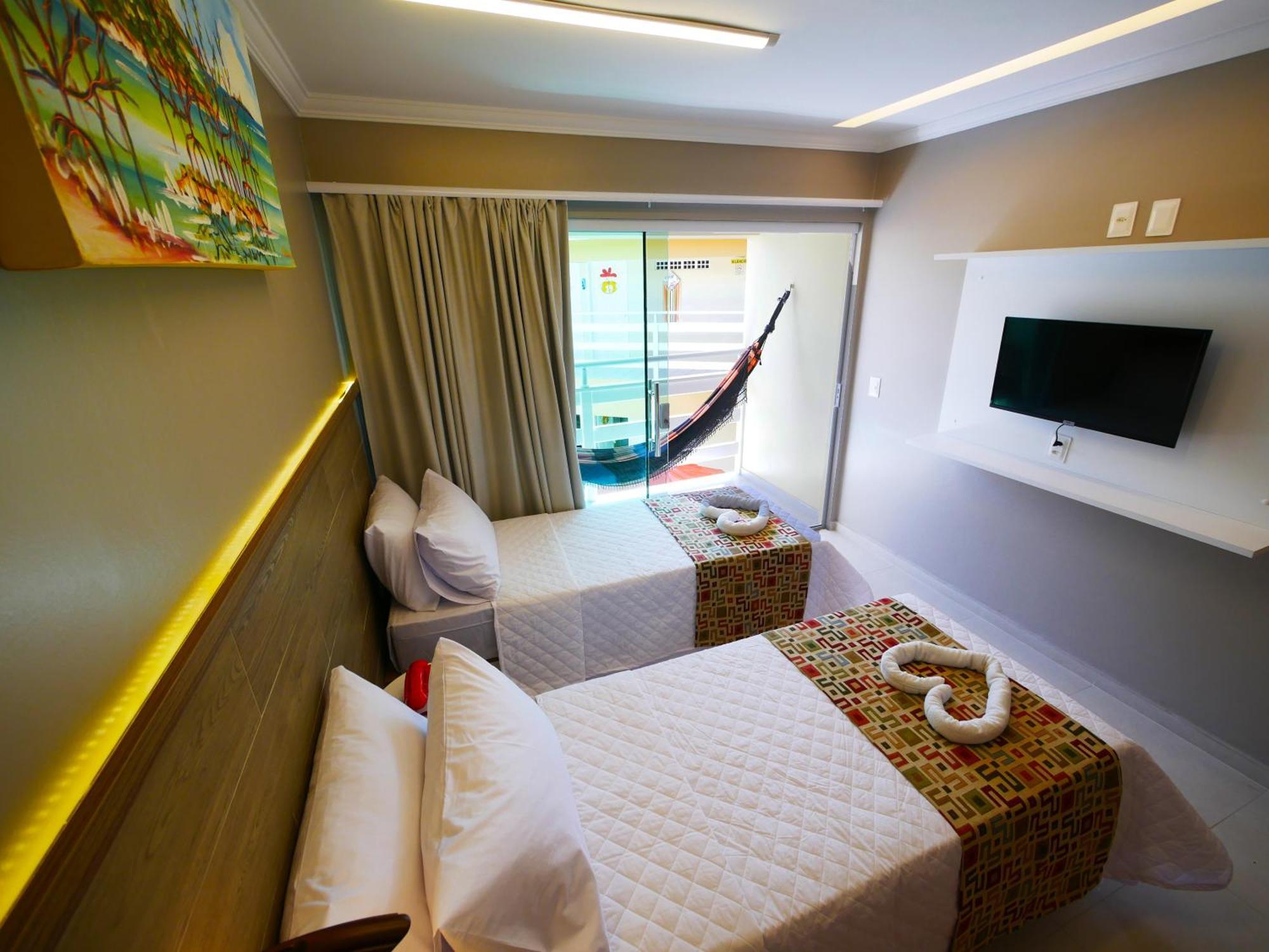 Master Duplo Twin com Varanda Vista Piscina