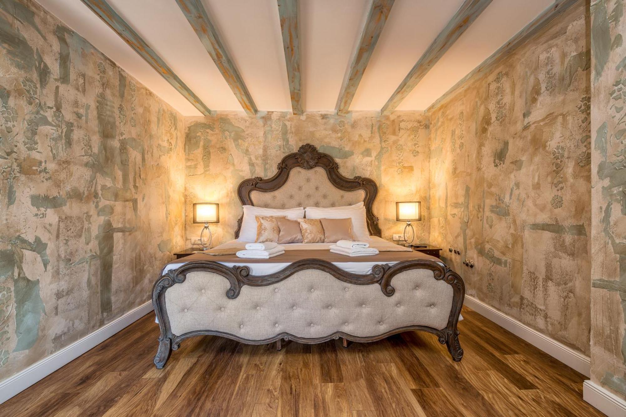 Grand Luxury Suite Terrace & City View