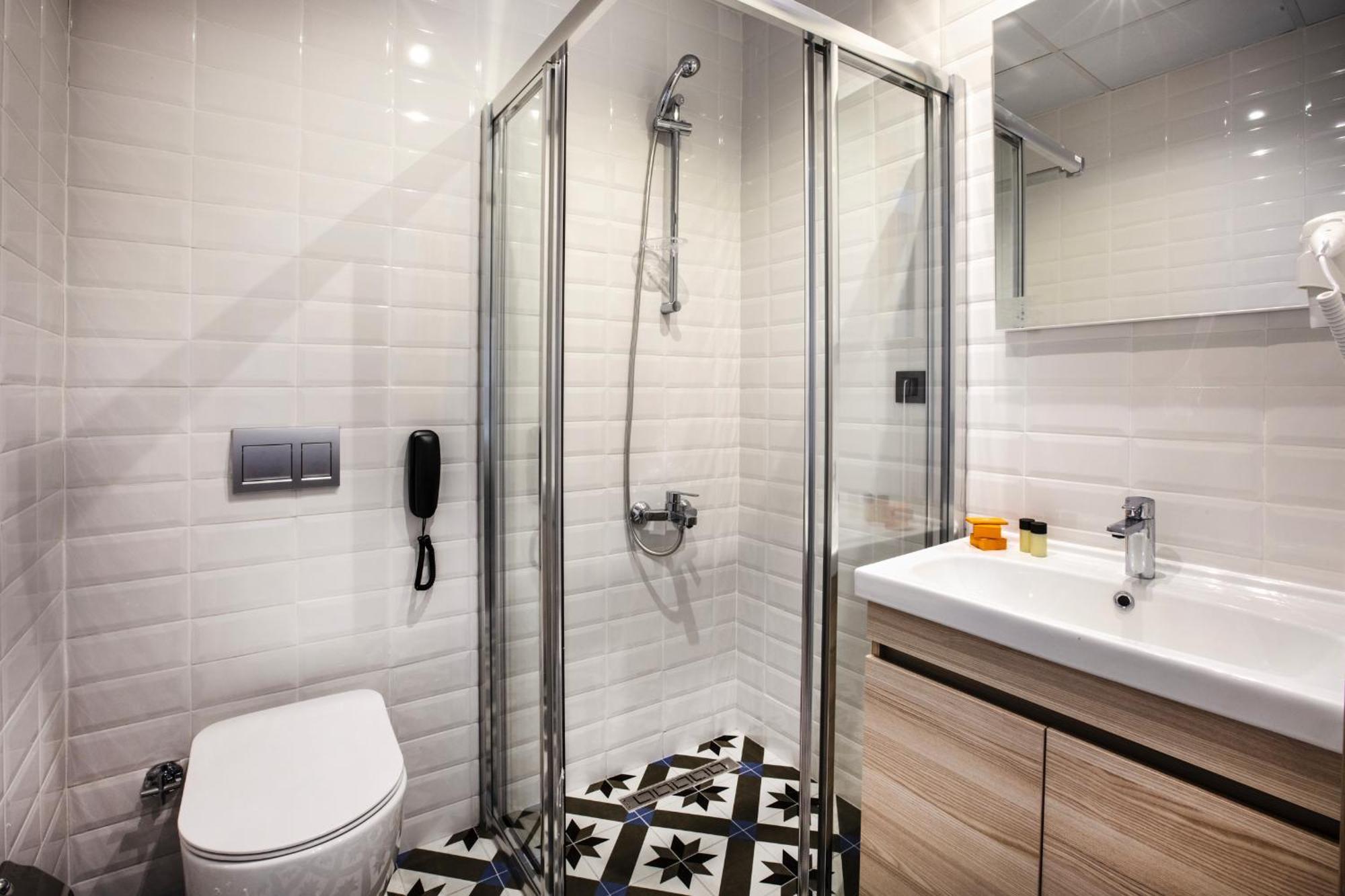 Standard Single Room,1522237975:JPEG