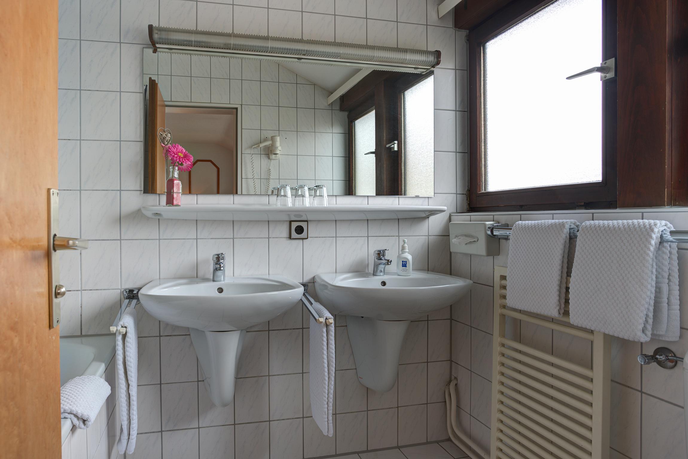 Standard Triple Room,1284169888:JPEG