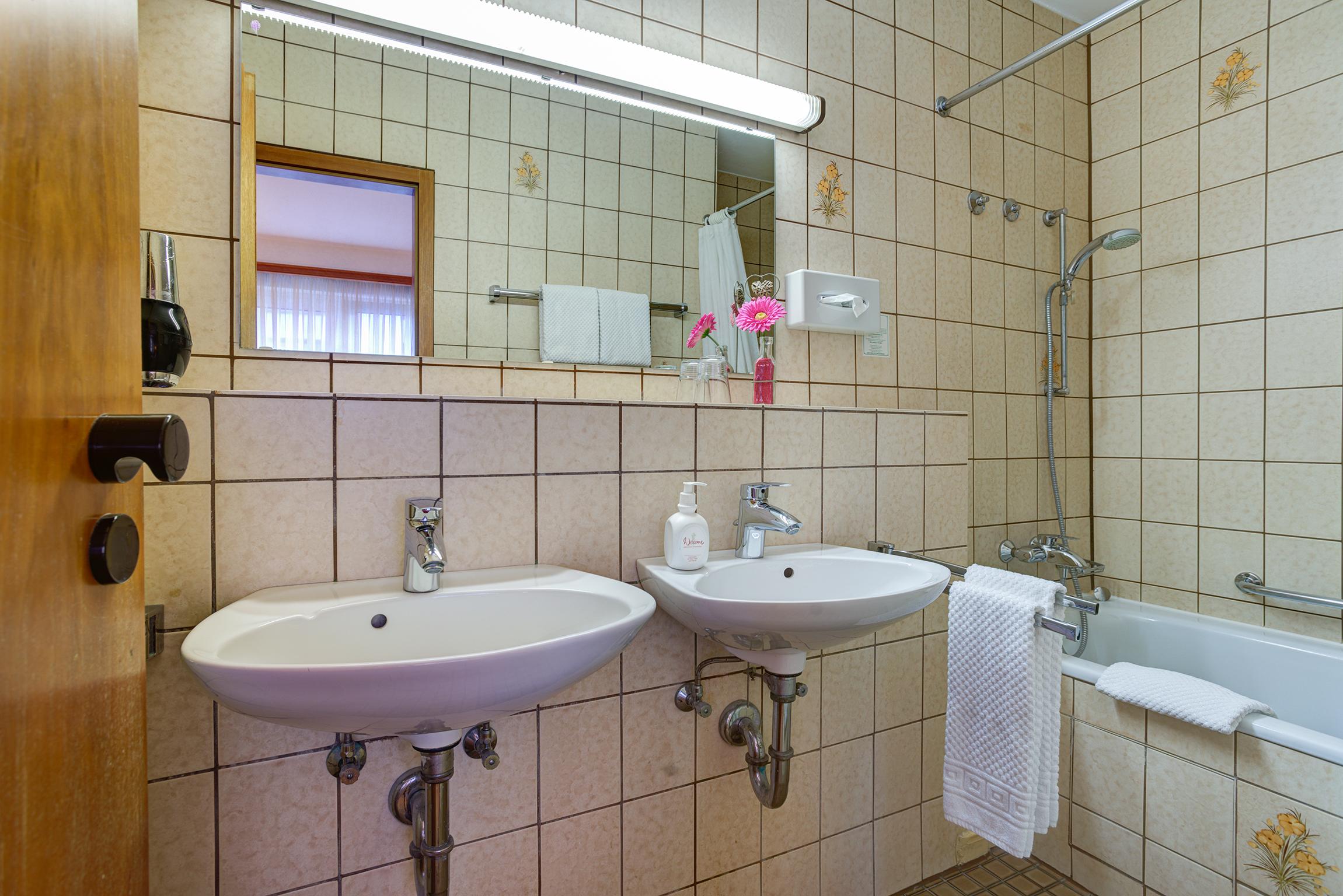 Standard Quadruple Room,1284170575:JPEG