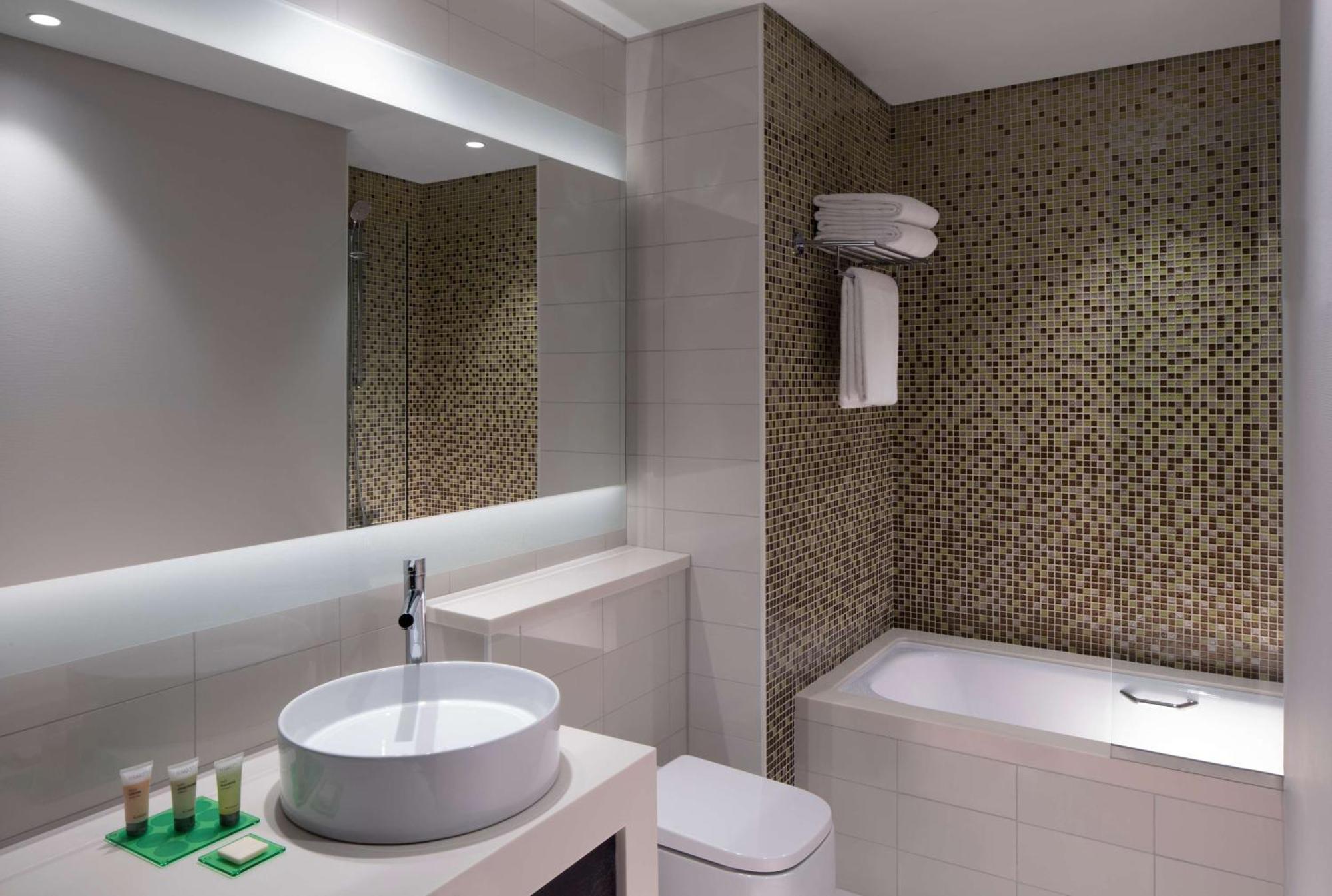 Twin Room with Sofa Bed and Pool View with Free Breakfast & (15% discount on F&B , SPA and Laundry),938666587:JPEG