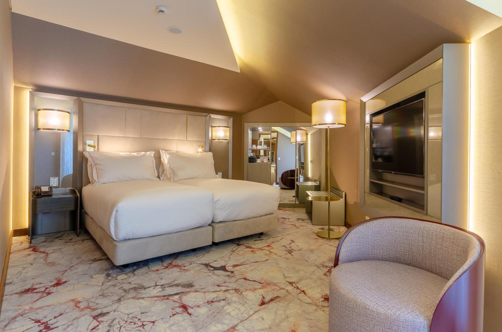 Family Suite,1457887036:JPEG