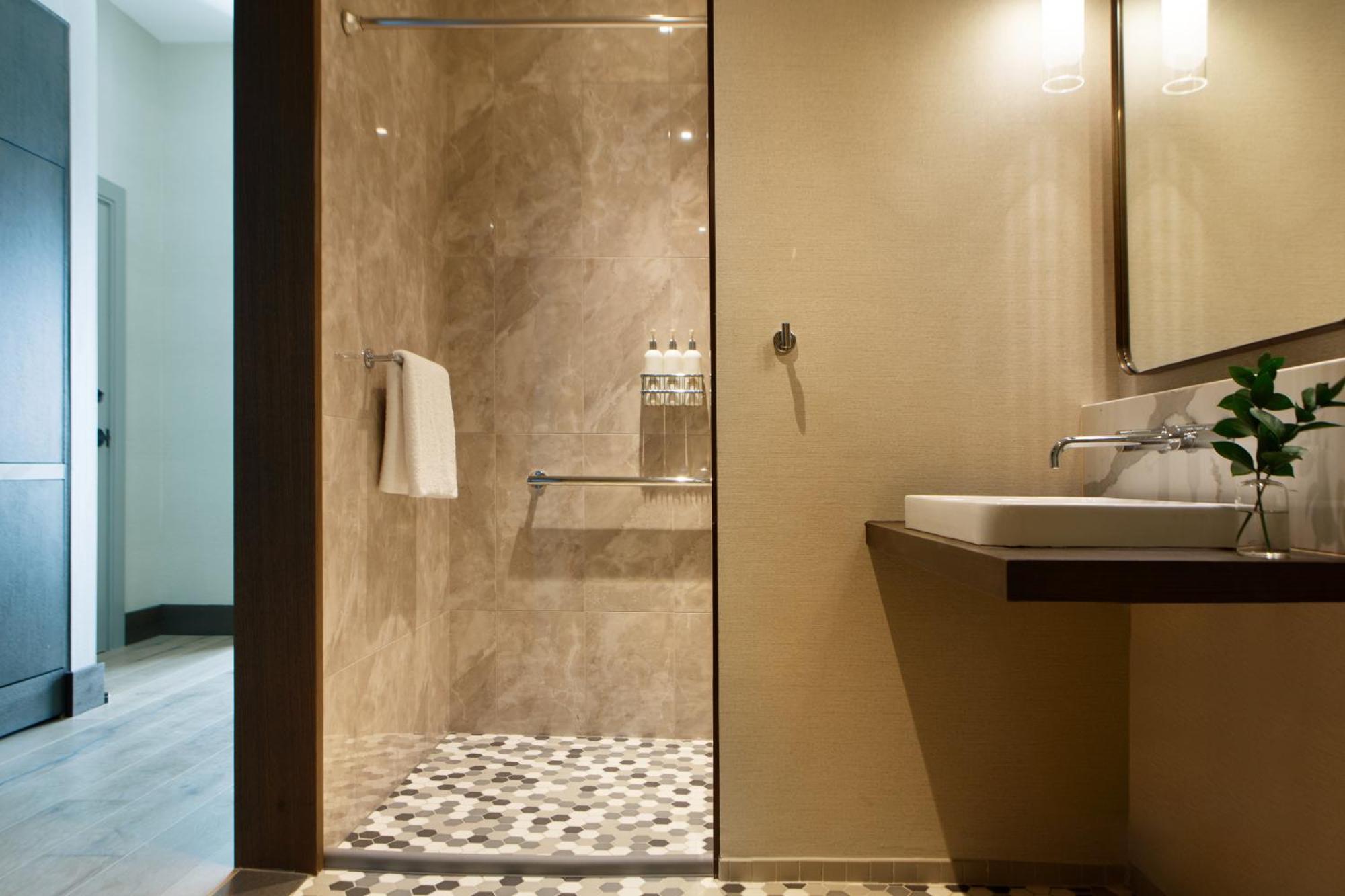Studio King Suite with Roll In Shower - Mobility Accessible