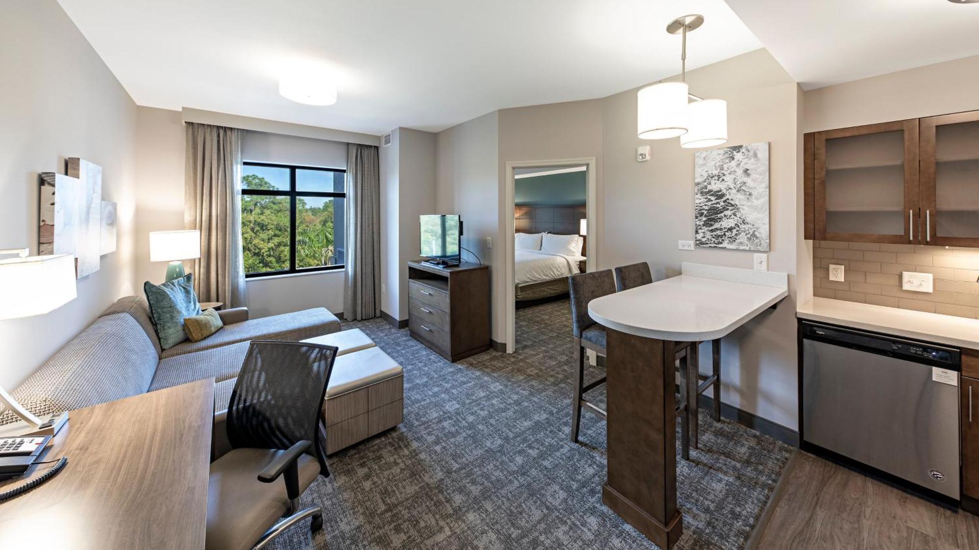 One-Bedroom King Suite,1284249364:JPEG