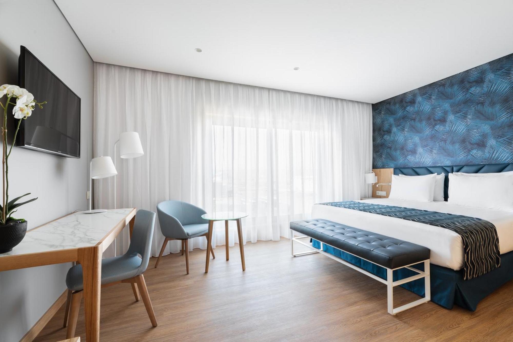 Deluxe Junior Suite,1284330052:JPEG
