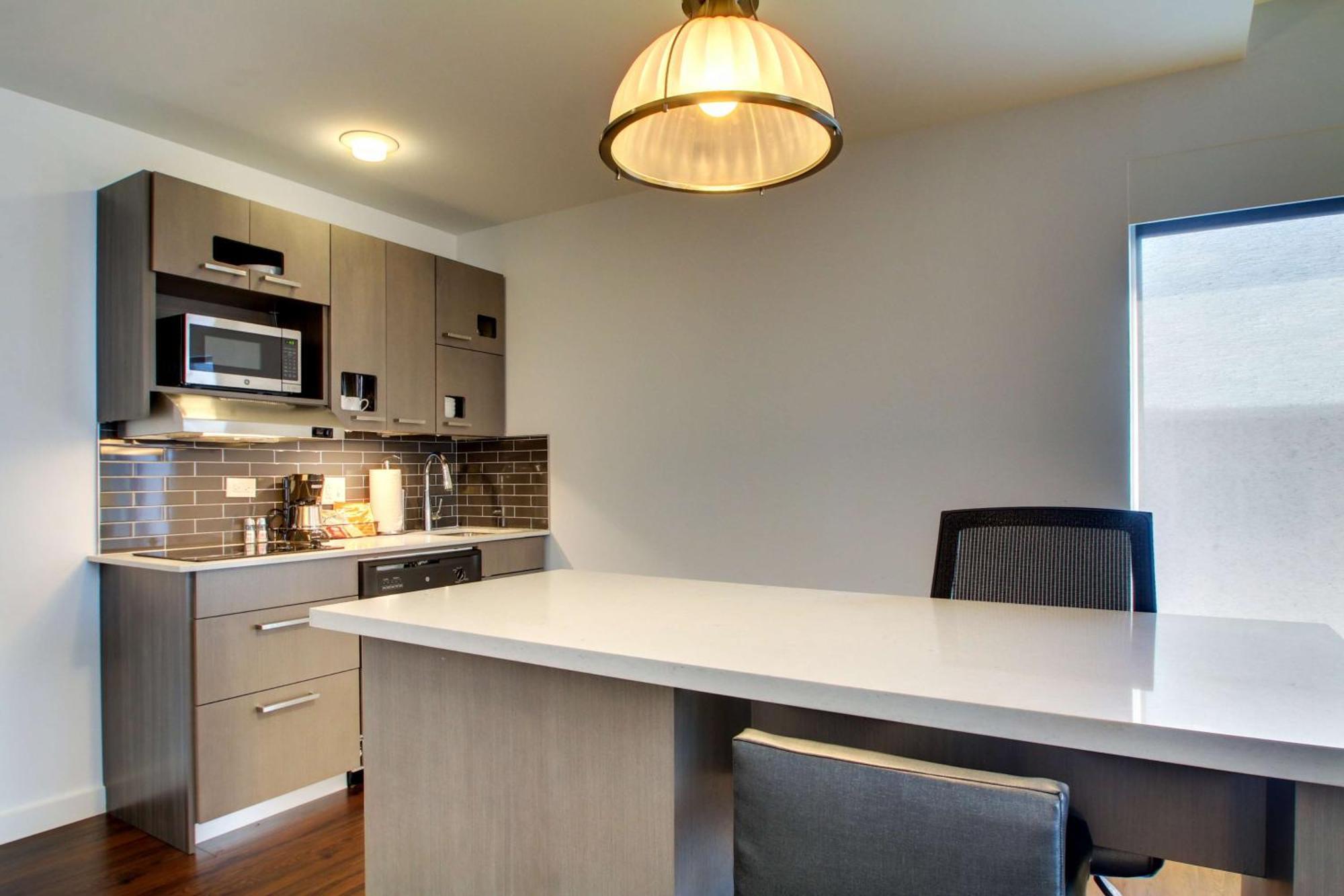 King Studio Suite with Kitchen and Sofa Bed