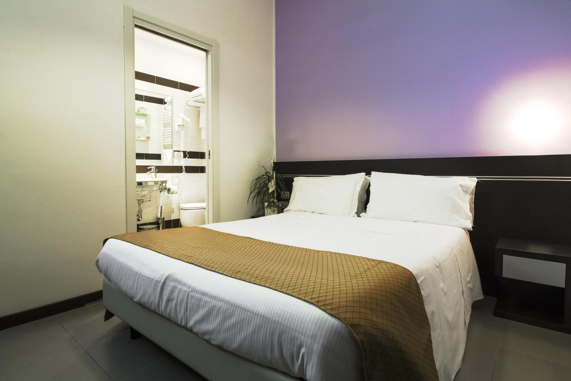 Classic Double or Twin Room with Spa Access,1284434020:JPEG