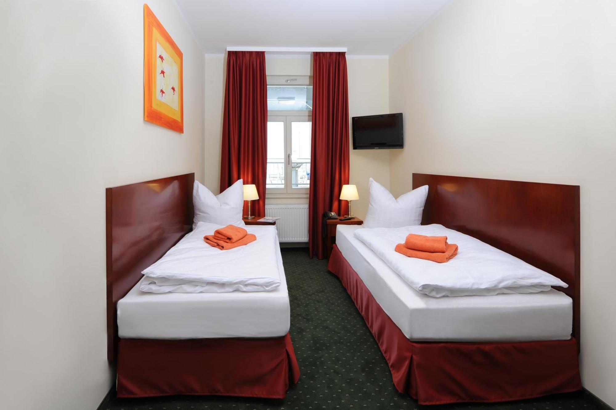 Two-Bedroom Apartment,1284439756:JPEG