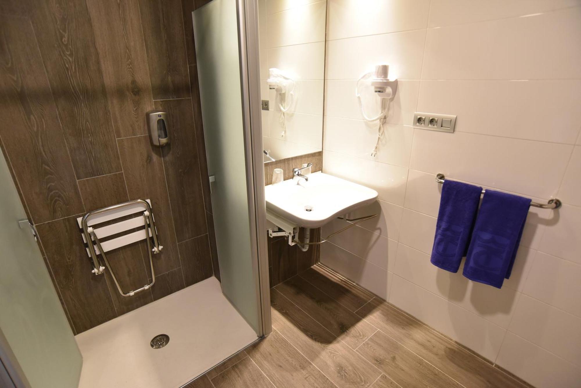 Double Room Disability Access,1284458317:JPEG