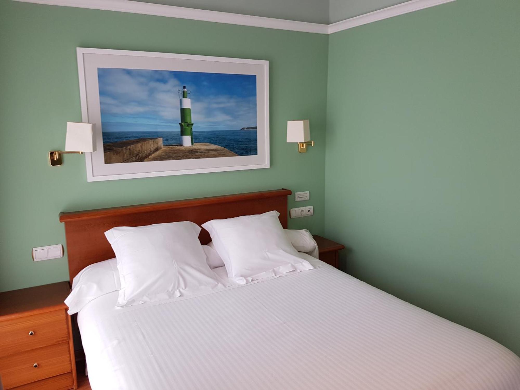 Double or Twin Room with Bay View,1284474700:JPEG